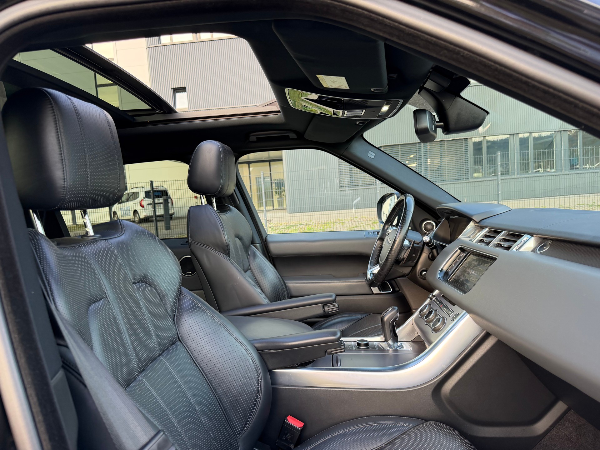 LAND ROVER Range Rover Sport - 7 Plätzer- 3.0 SDV6 HSE Automatic-image-21