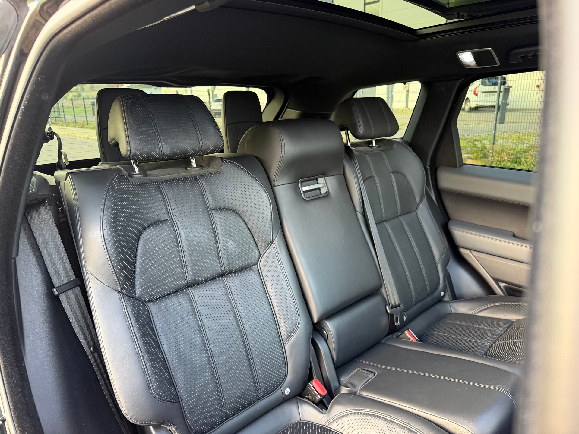 LAND ROVER Range Rover Sport - 7 Plätzer- 3.0 SDV6 HSE Automatic-image-23