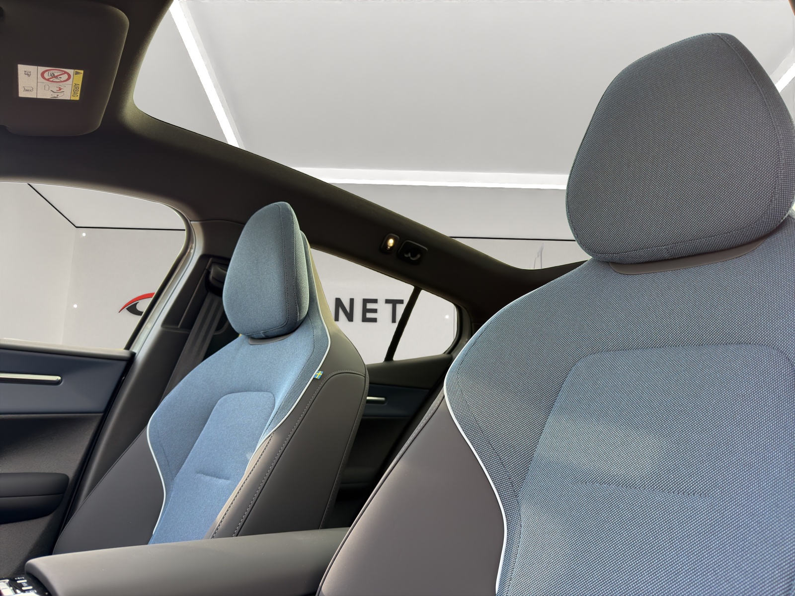 VOLVO EX30 CC E60 Twin Performance AWD-image-13