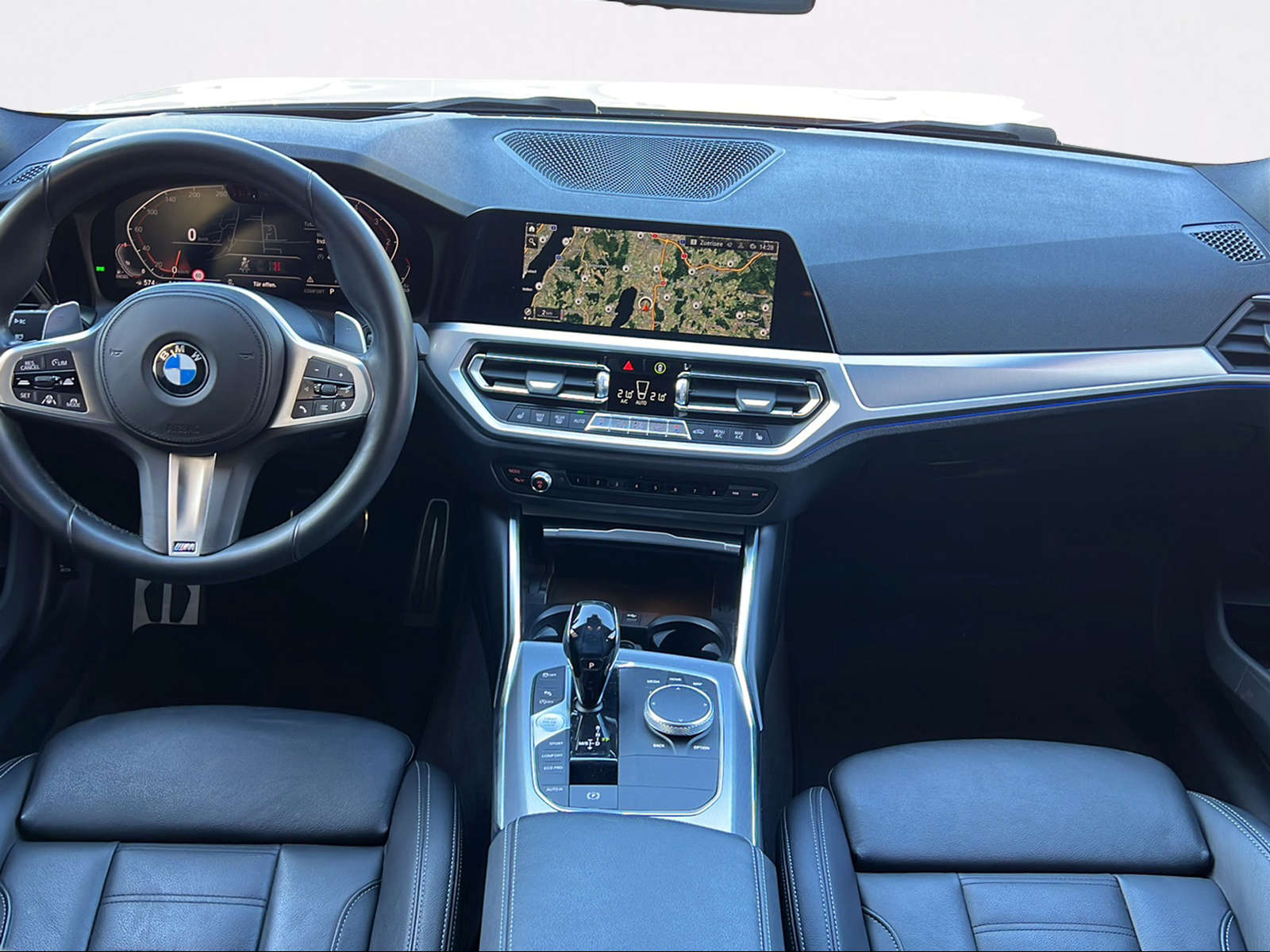 BMW 320d xDrive Touring M Sport Steptronic-image-3