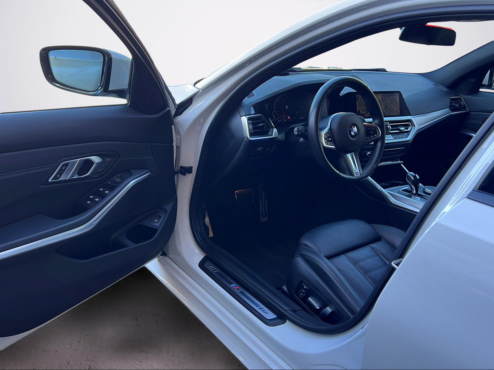 BMW 320d xDrive Touring M Sport Steptronic-image-8