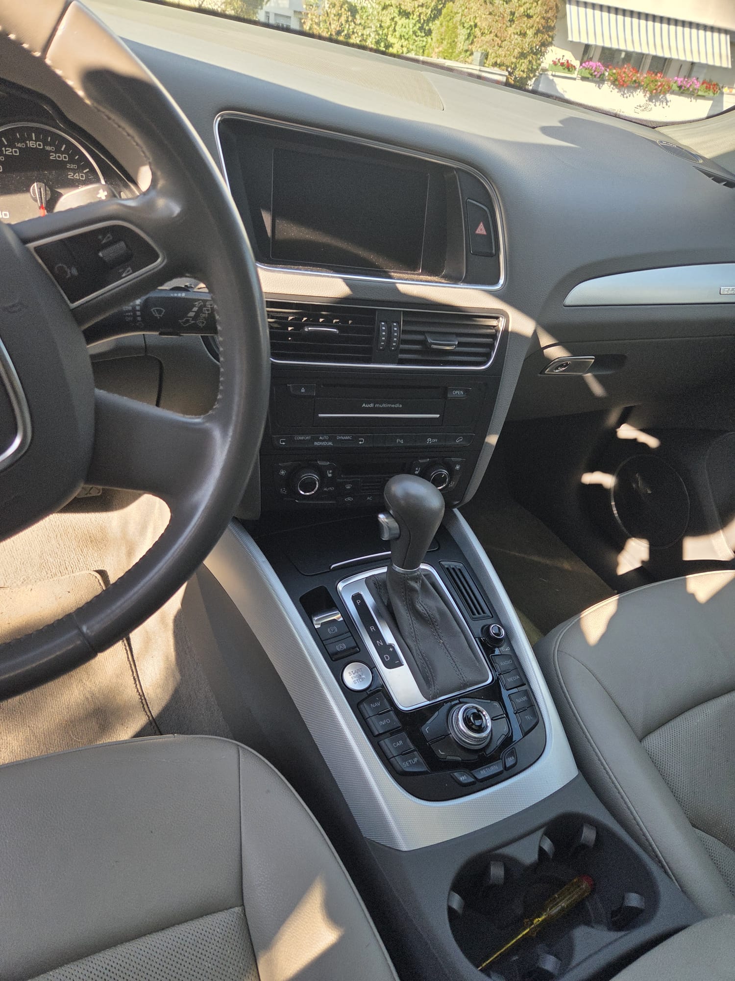 AUDI 3.0 V6 TDI quattro S-Tronic-image-4