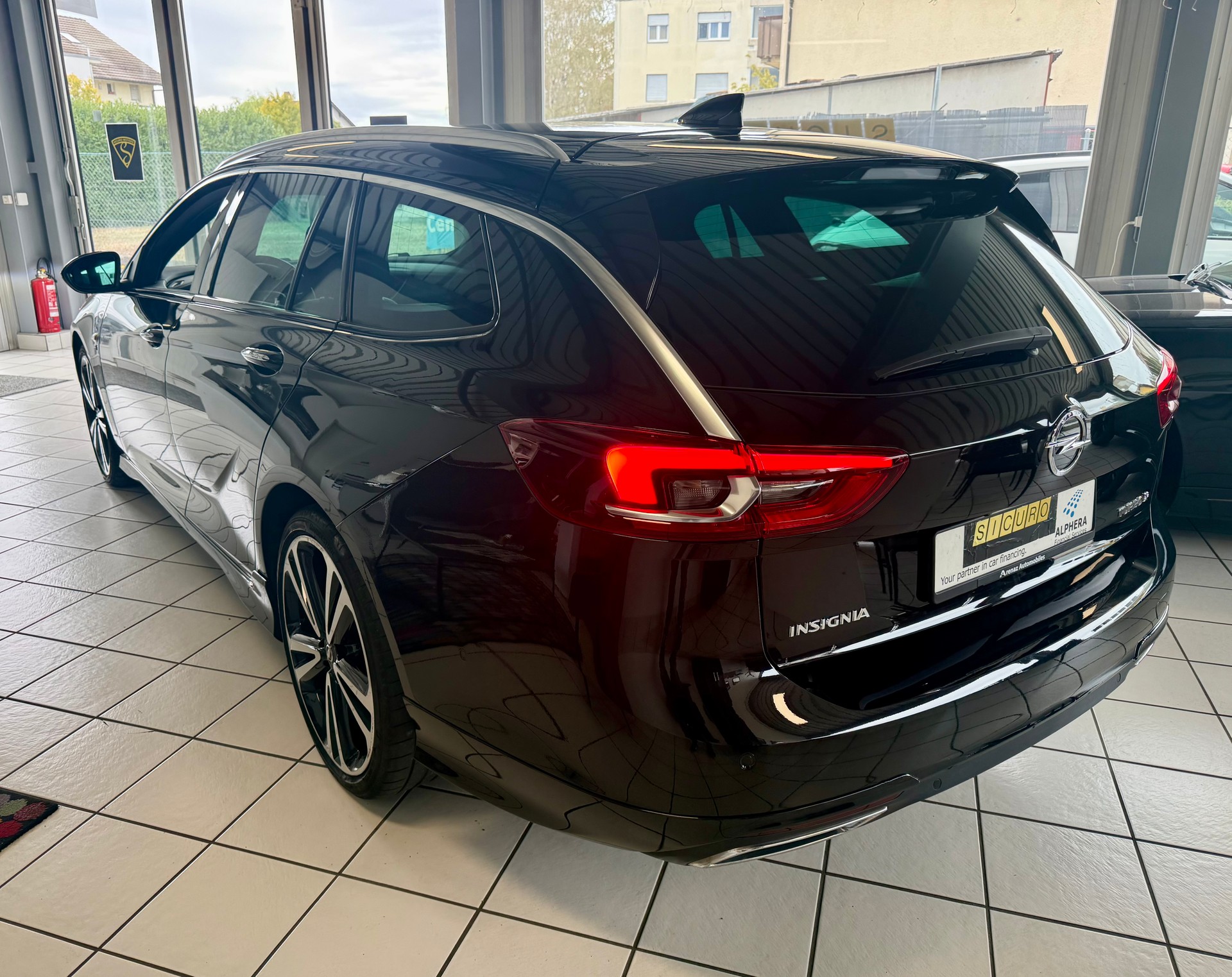 OPEL Insignia 2.0 T Sports Tourer Excellence 4WD Automat.-image-6