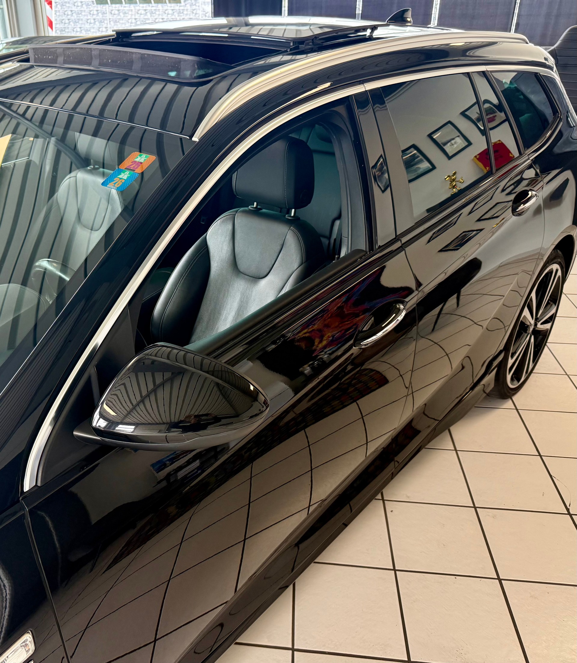 OPEL Insignia 2.0 T Sports Tourer Excellence 4WD Automat.-image-3