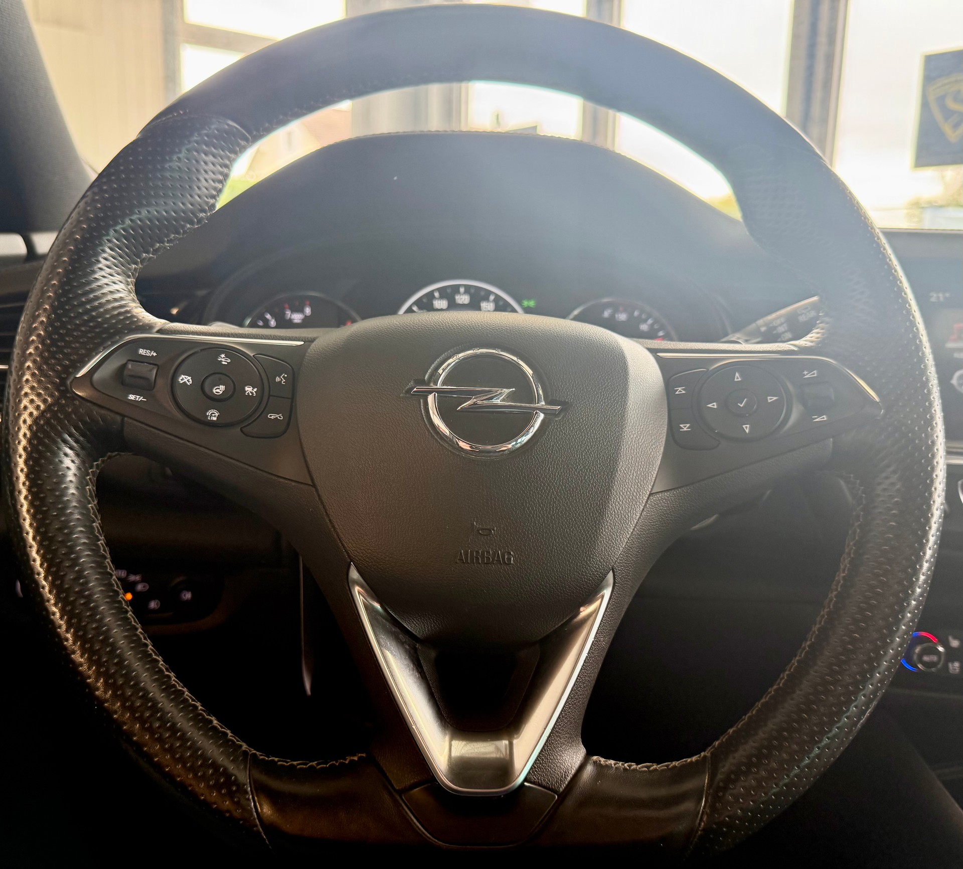 OPEL Insignia 2.0 T Sports Tourer Excellence 4WD Automat.-image-16