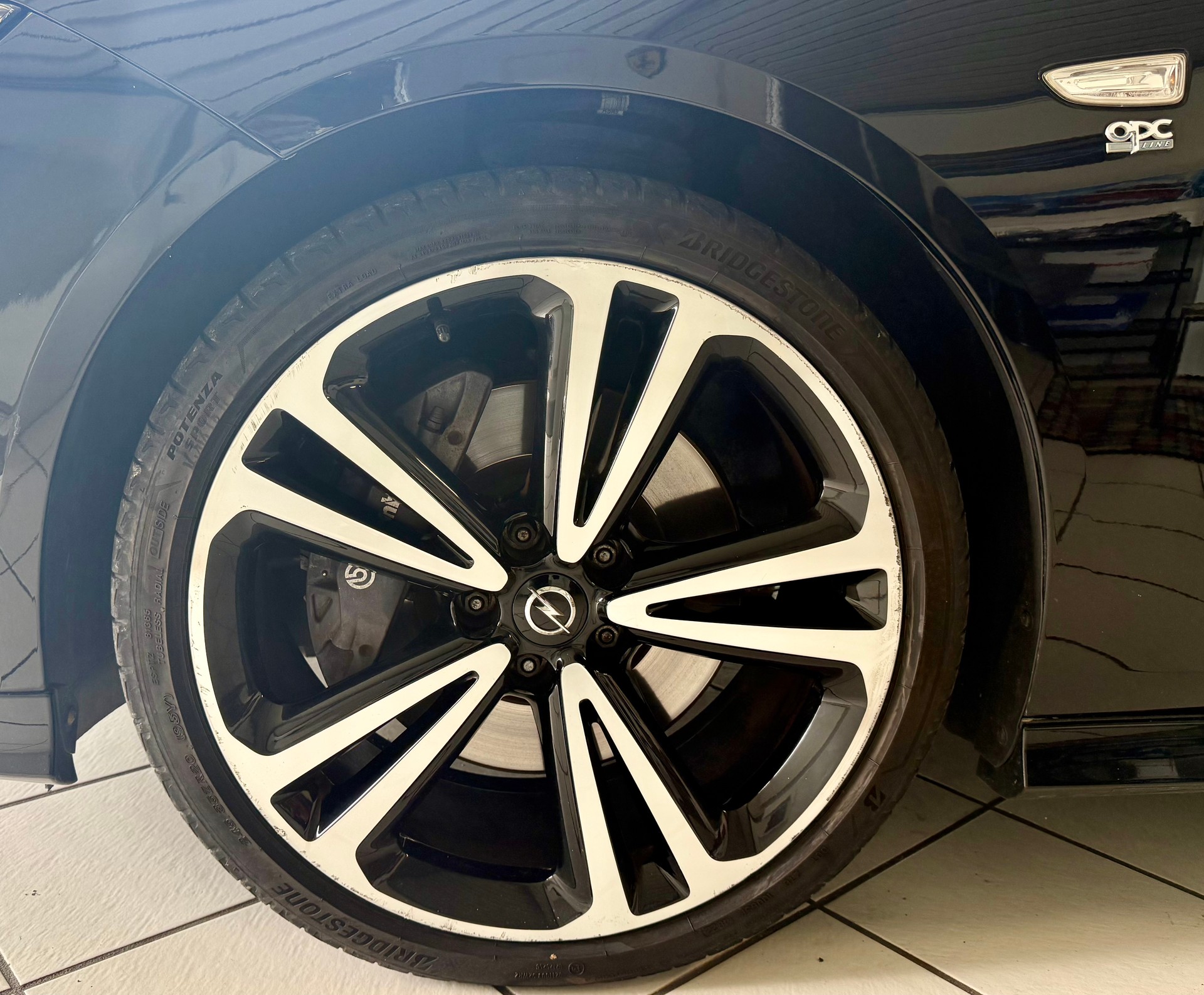 OPEL Insignia 2.0 T Sports Tourer Excellence 4WD Automat.-image-5