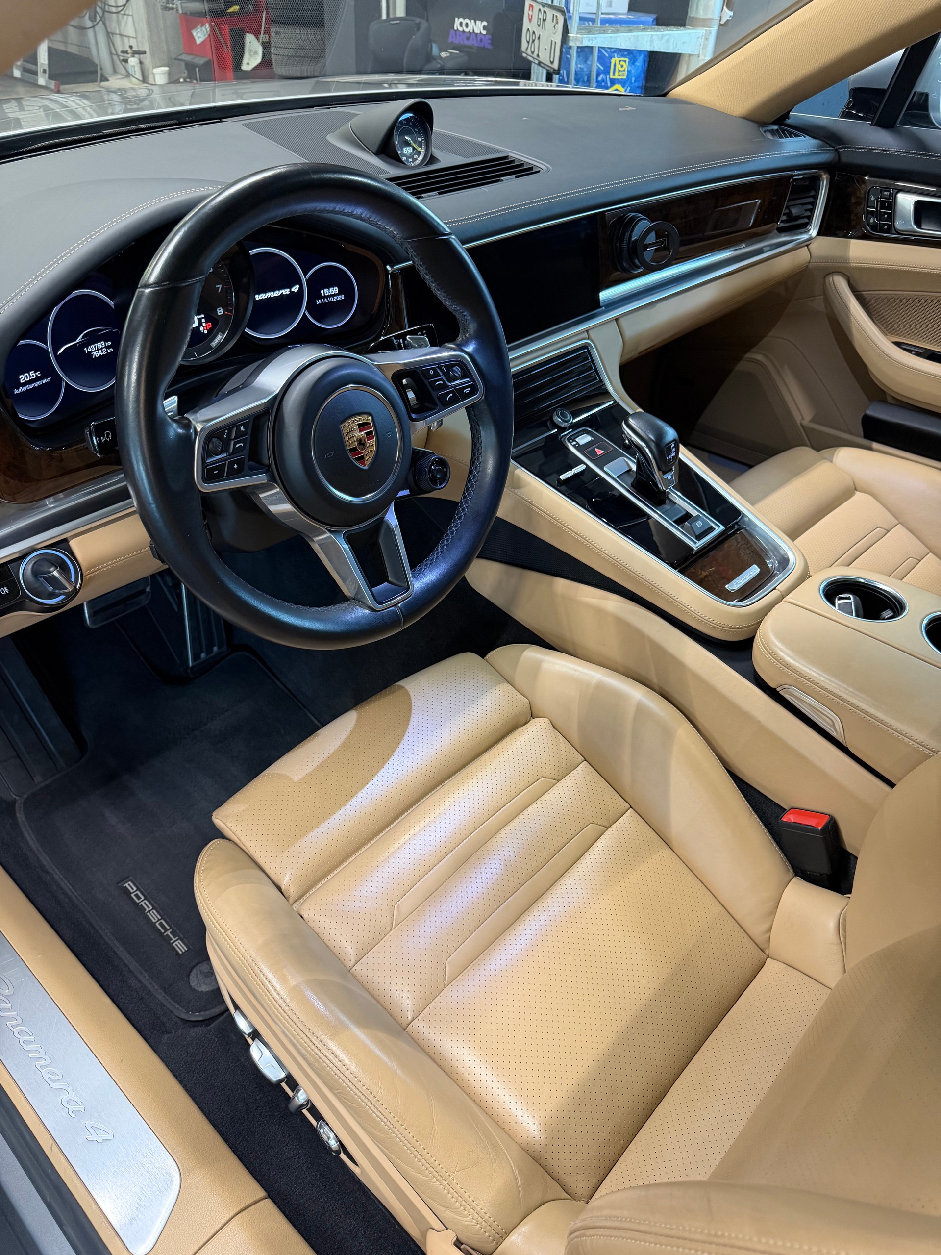 PORSCHE Panamera 4 E-Hybrid Executive PDK-image-7