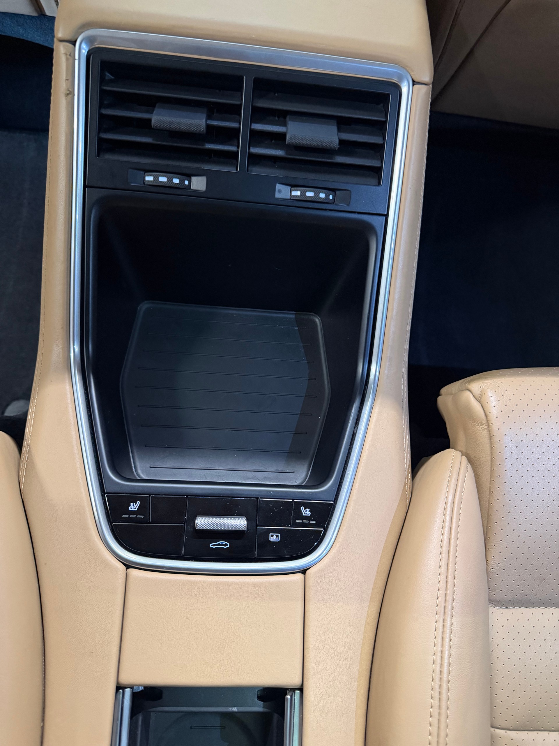 PORSCHE Panamera 4 E-Hybrid Executive PDK-image-15