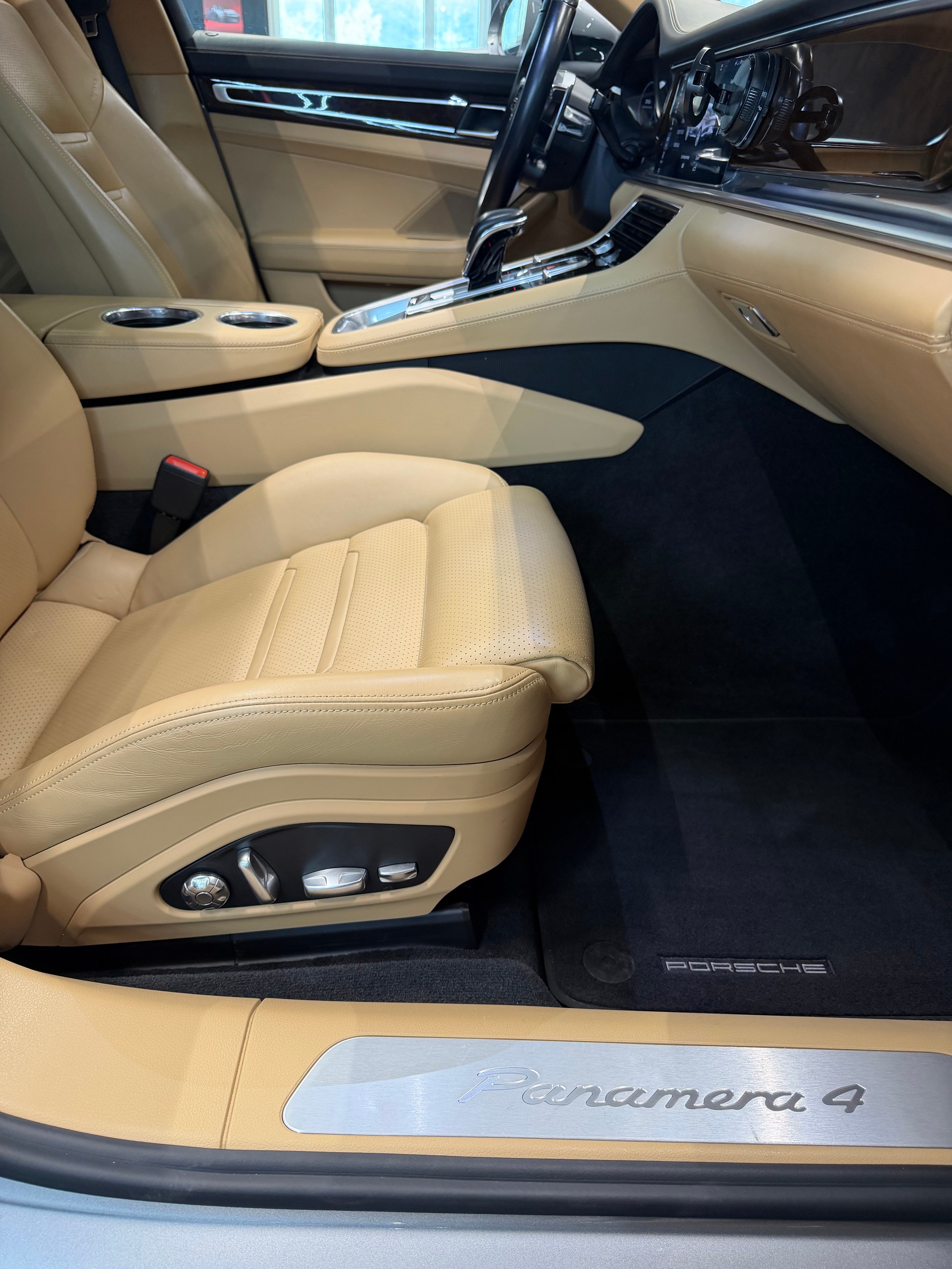 PORSCHE Panamera 4 E-Hybrid Executive PDK-image-9
