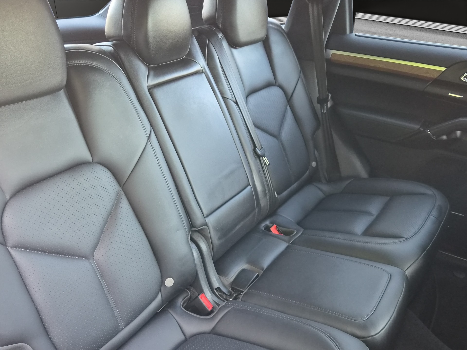 PORSCHE Cayenne Turbo-image-12