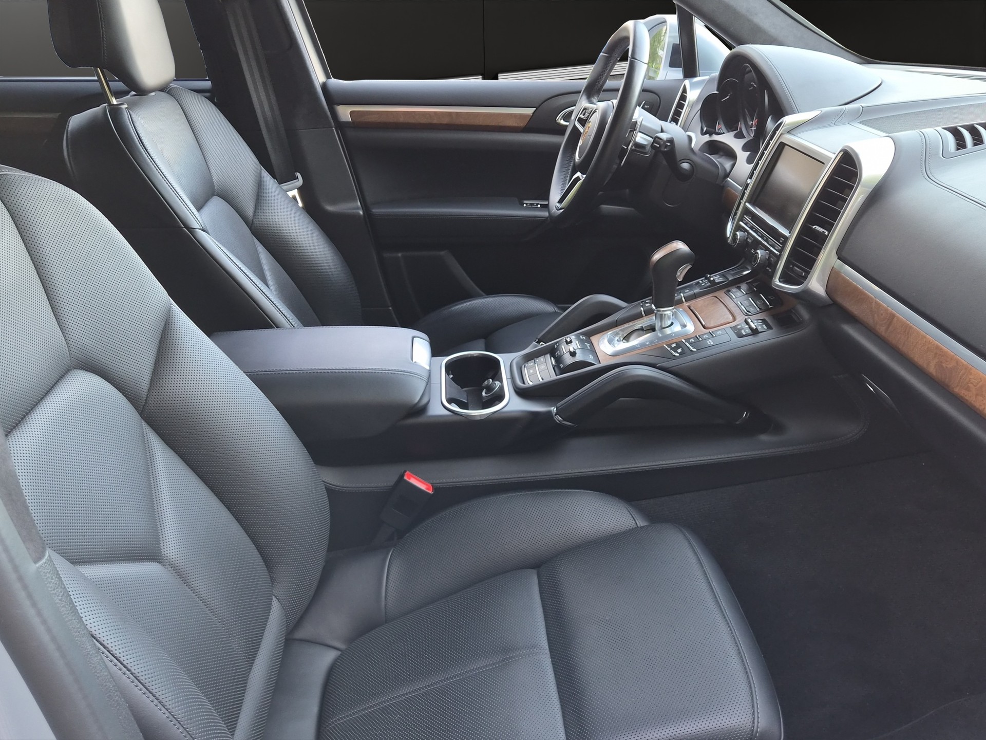 PORSCHE Cayenne Turbo-image-11