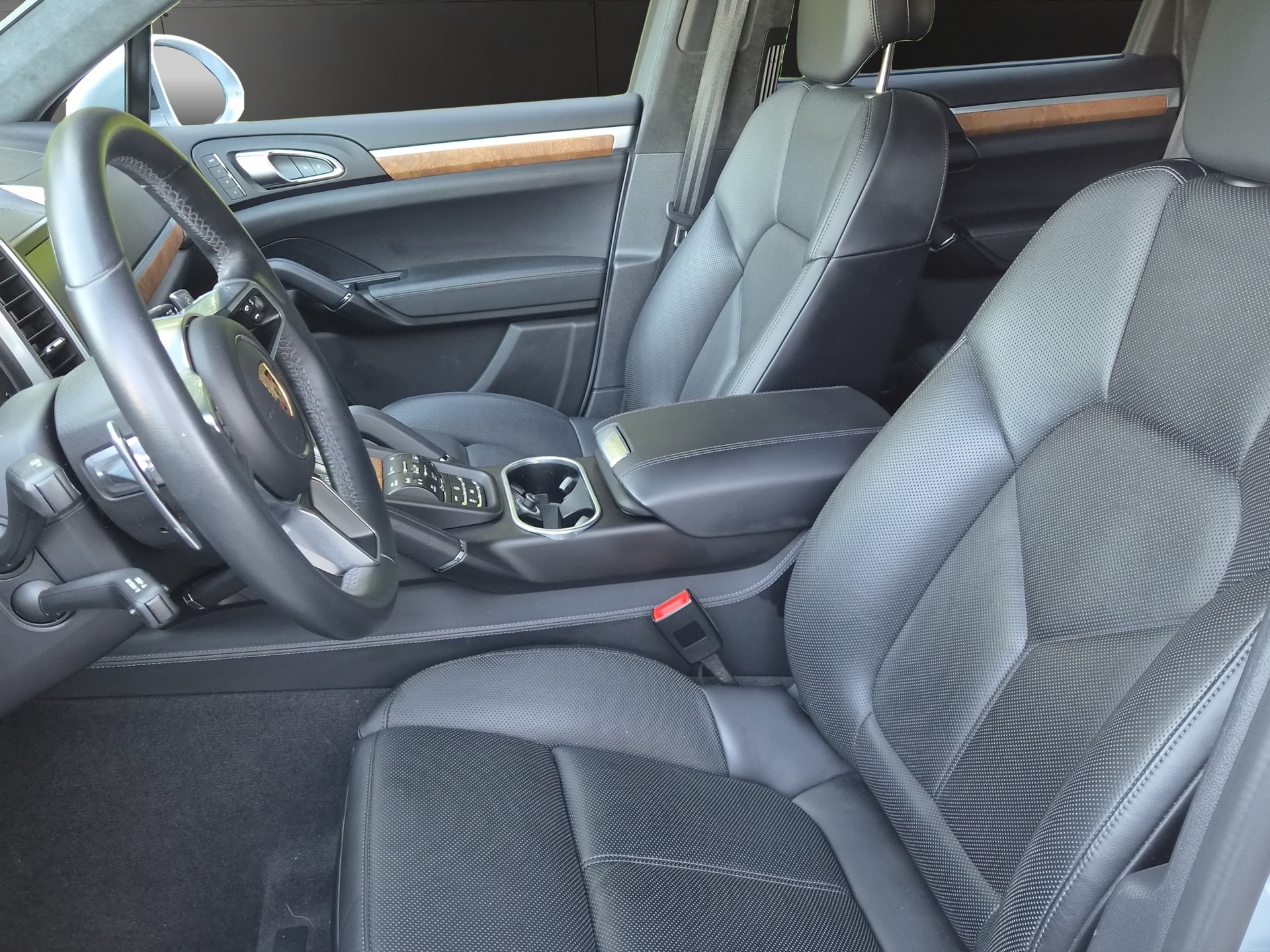 PORSCHE Cayenne Turbo-image-8
