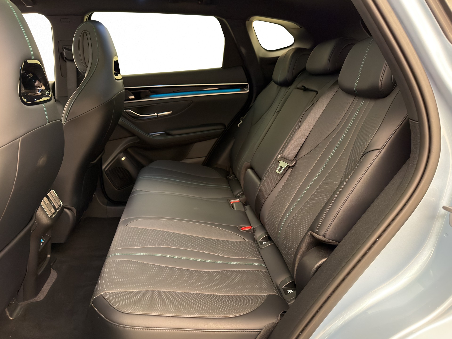 BYD Seal U DM-i Design AWD-image-12