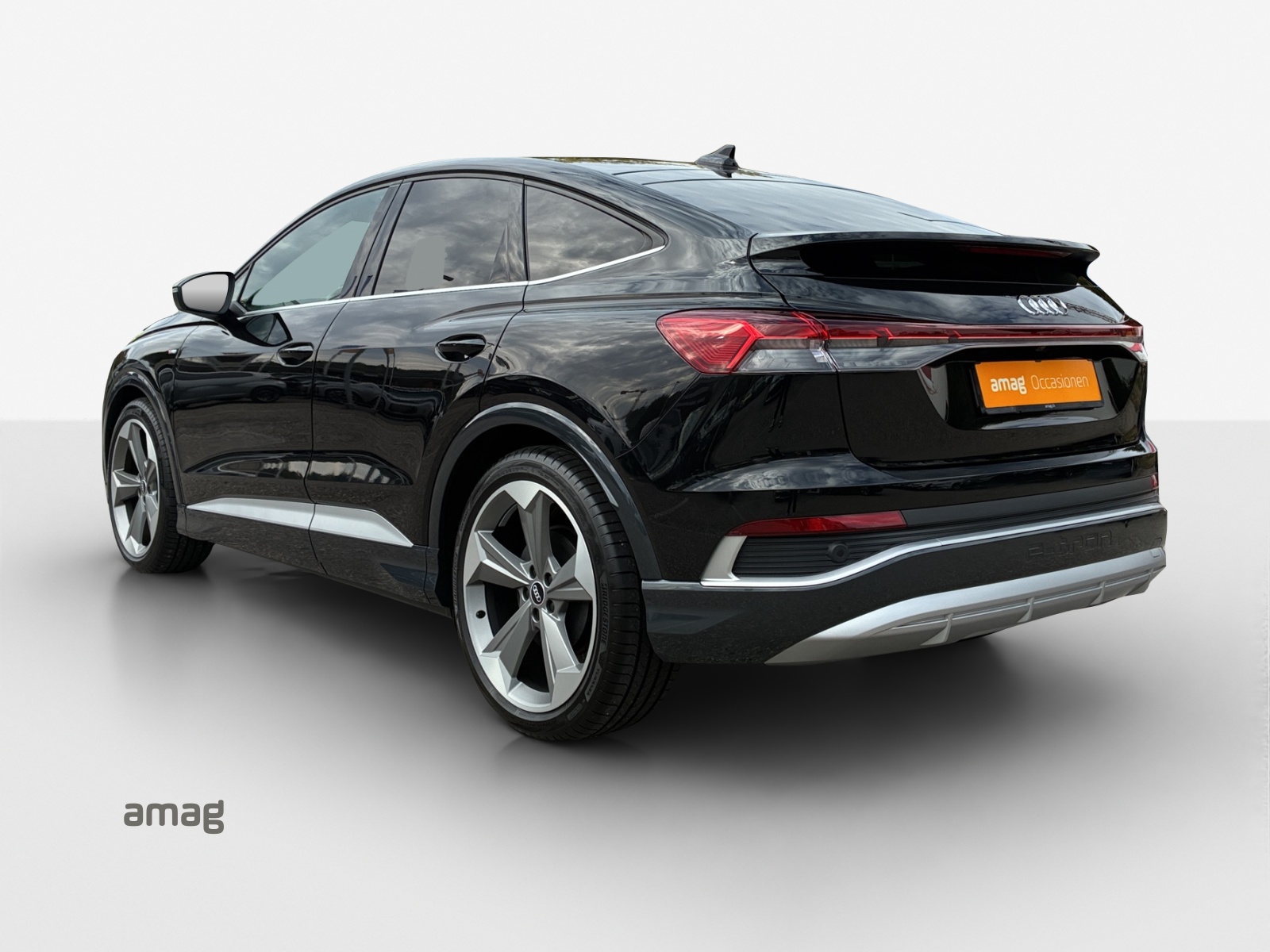 AUDI Q4 Sportback e-tron 50 quattro-image-2