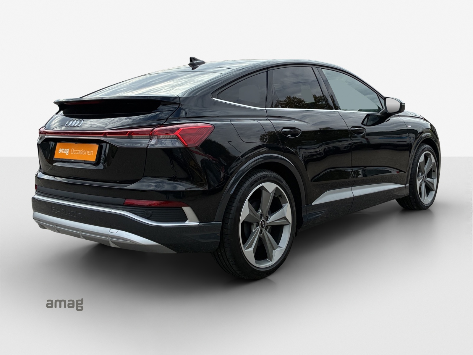 AUDI Q4 Sportback e-tron 50 quattro-image-4