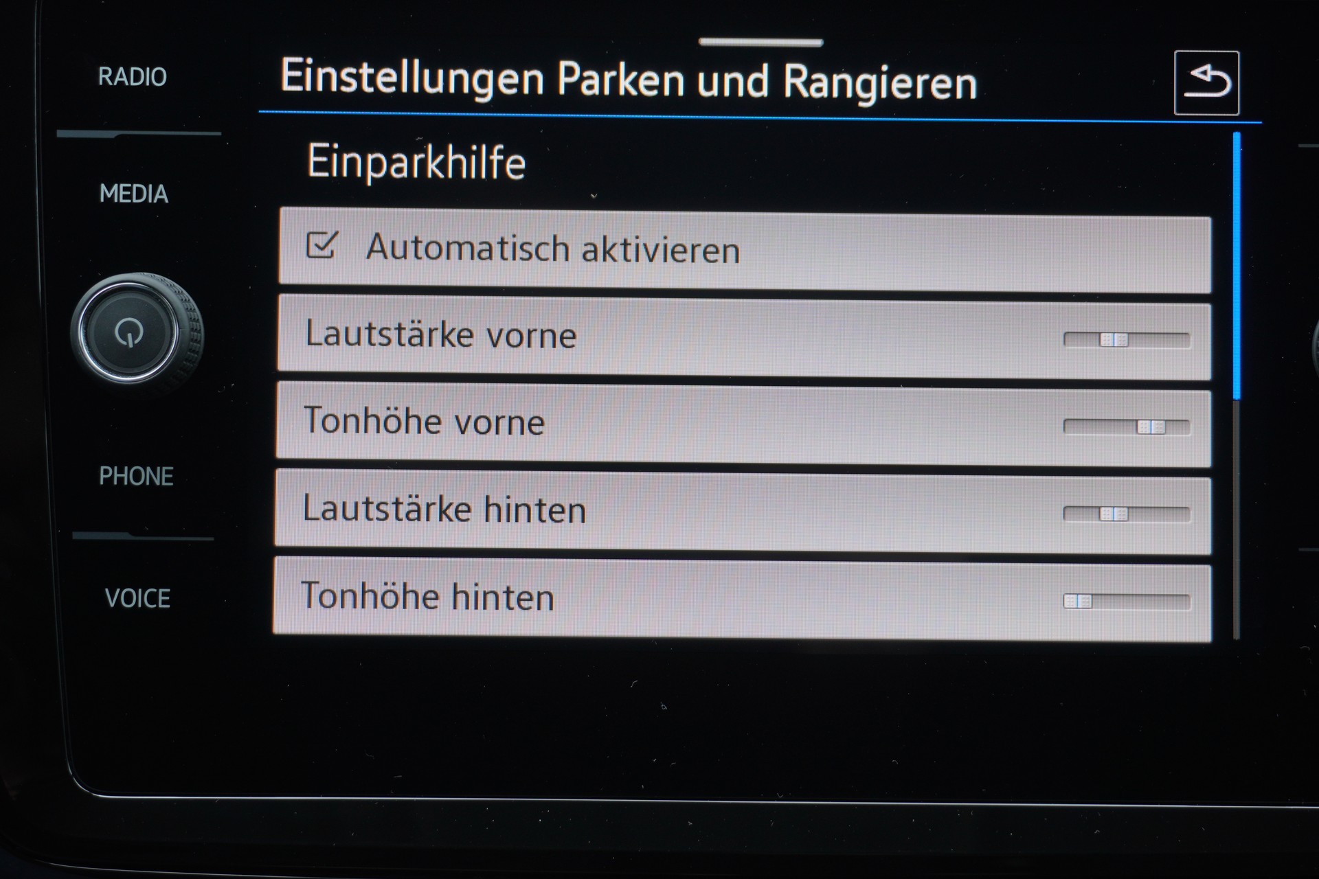 VW Touran 2.0 TDI BlueMotion Technology Comfortline DSG-image-24