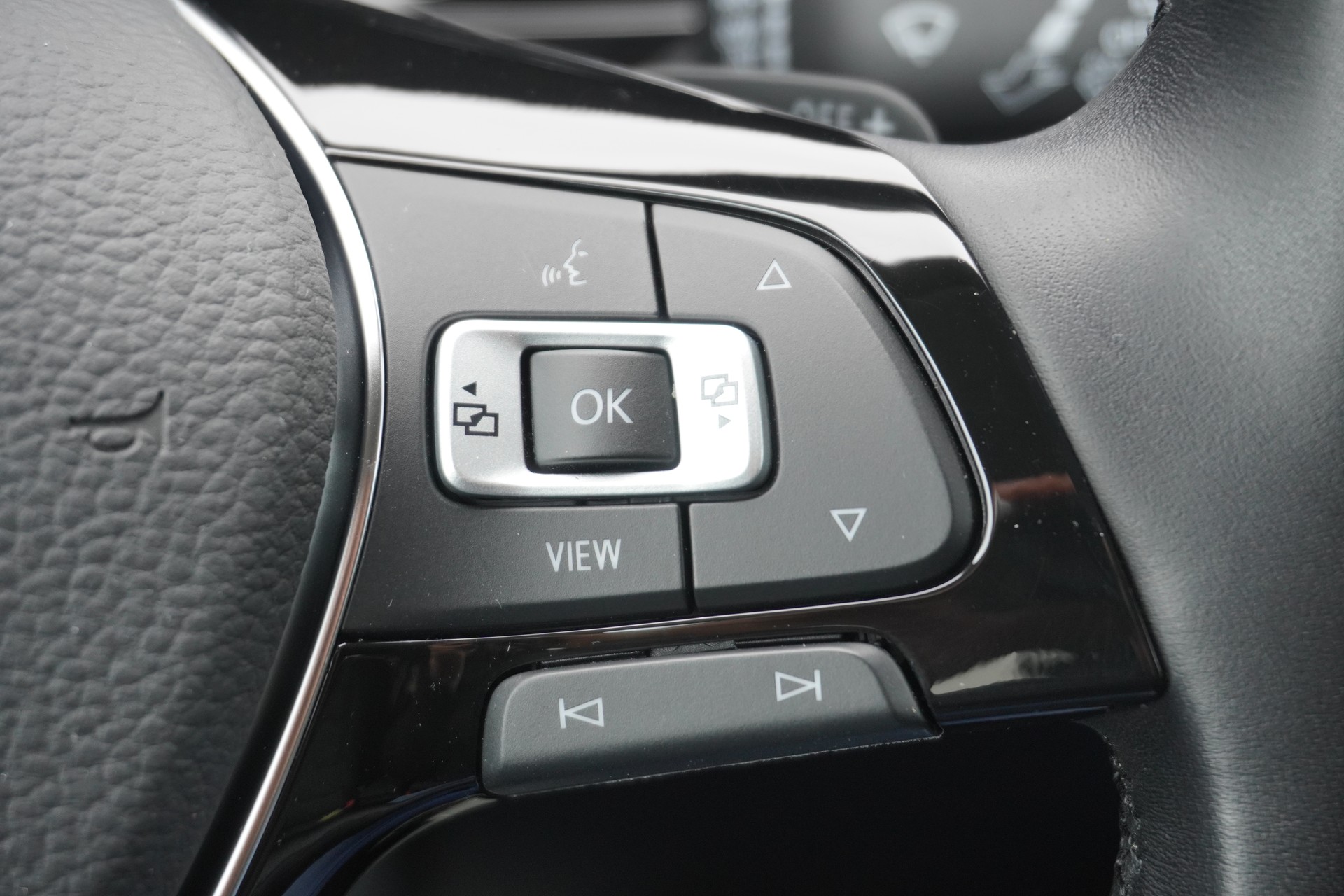 VW Touran 2.0 TDI BlueMotion Technology Comfortline DSG-image-30