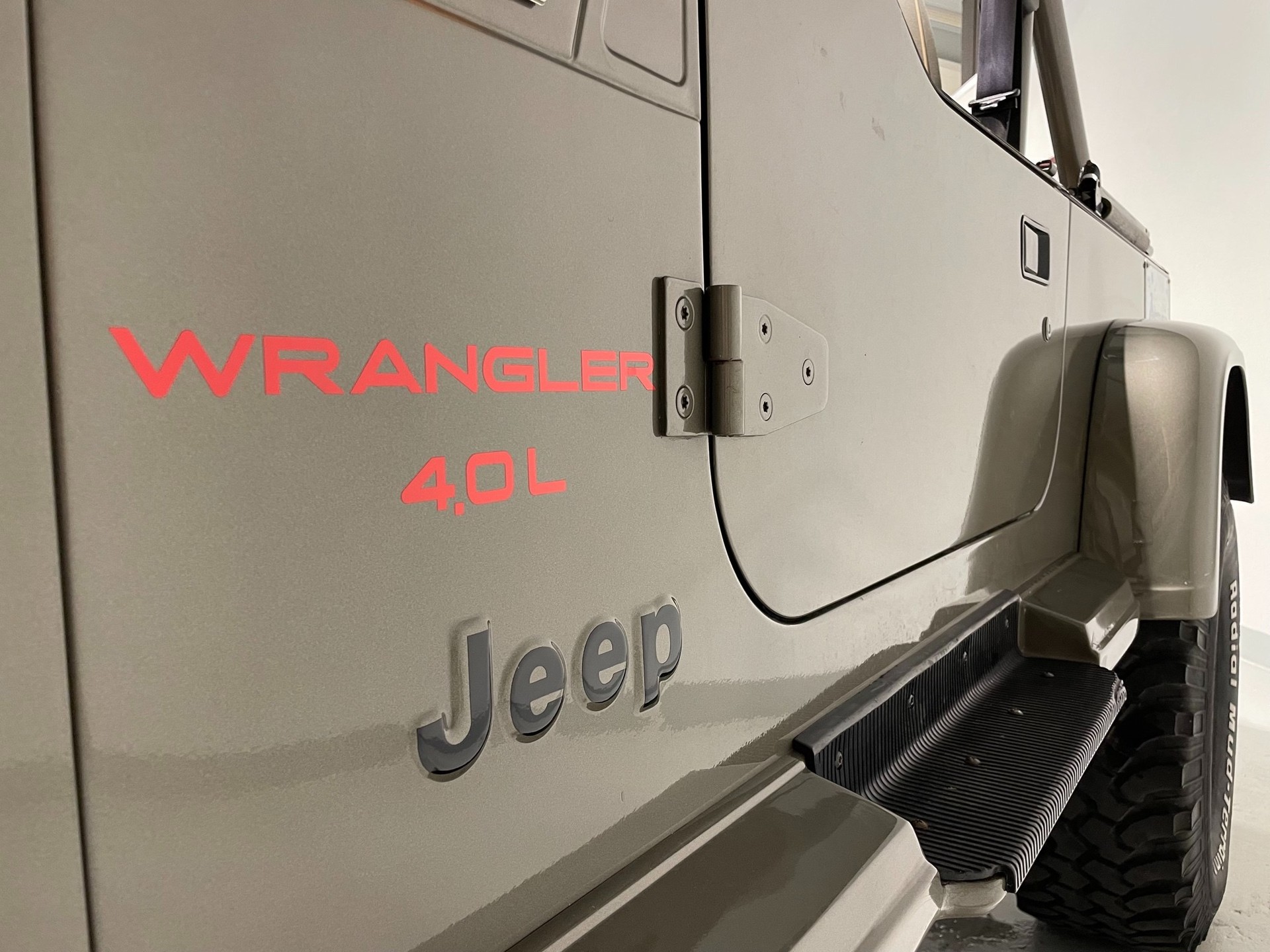 JEEP Wrangler 4.0 Sahara-image-5