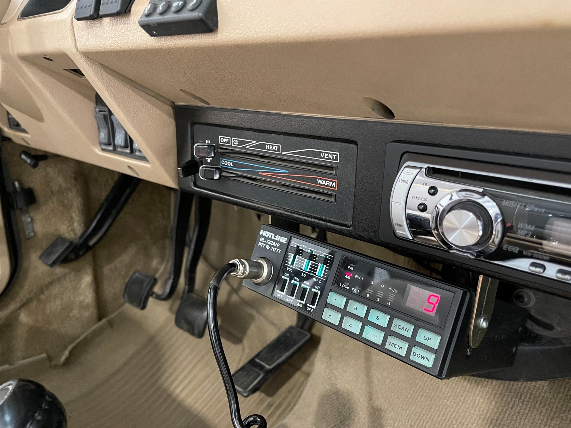 JEEP Wrangler 4.0 Sahara-image-10