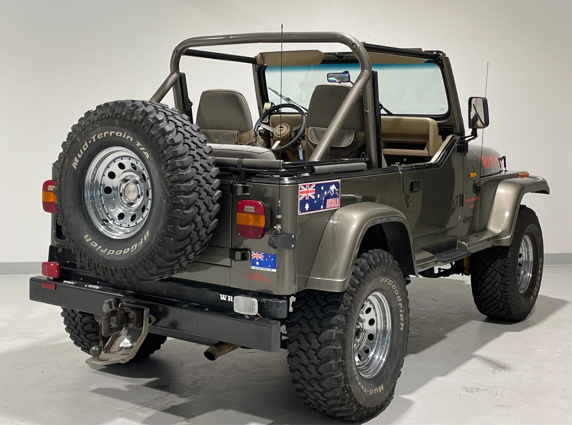 JEEP Wrangler 4.0 Sahara-image-3