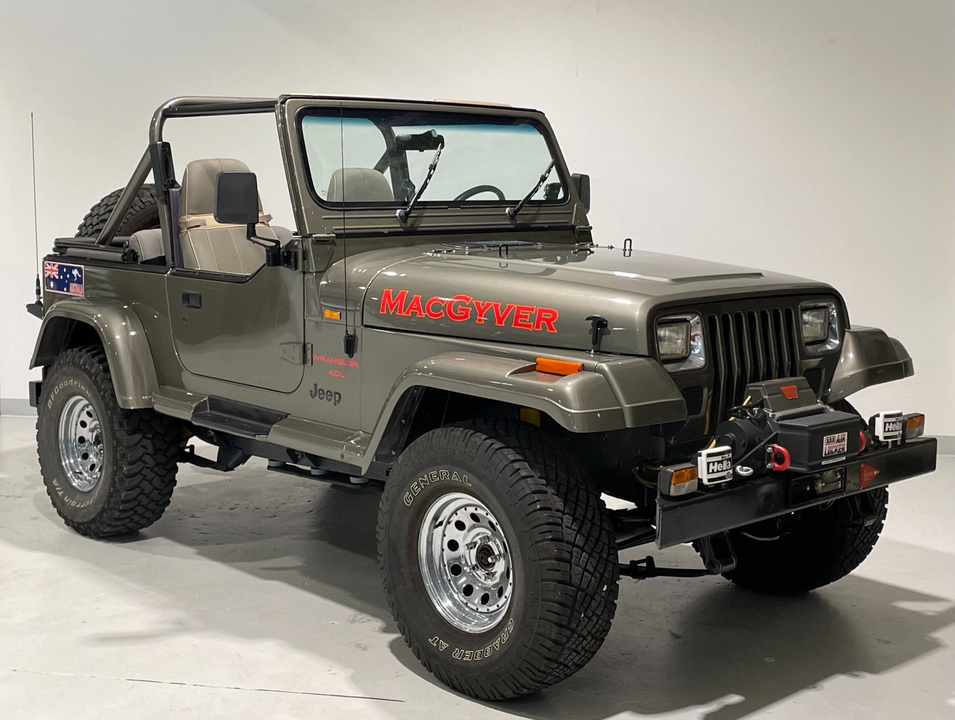 JEEP Wrangler 4.0 Sahara-image-1