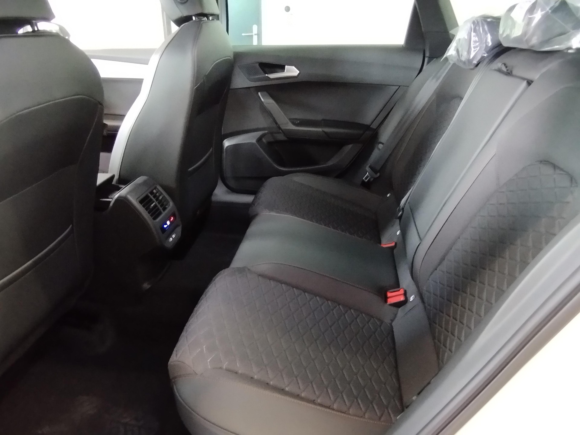 SEAT Leon ST 1.5 eTSI mHEV DSG Move FR-image-7