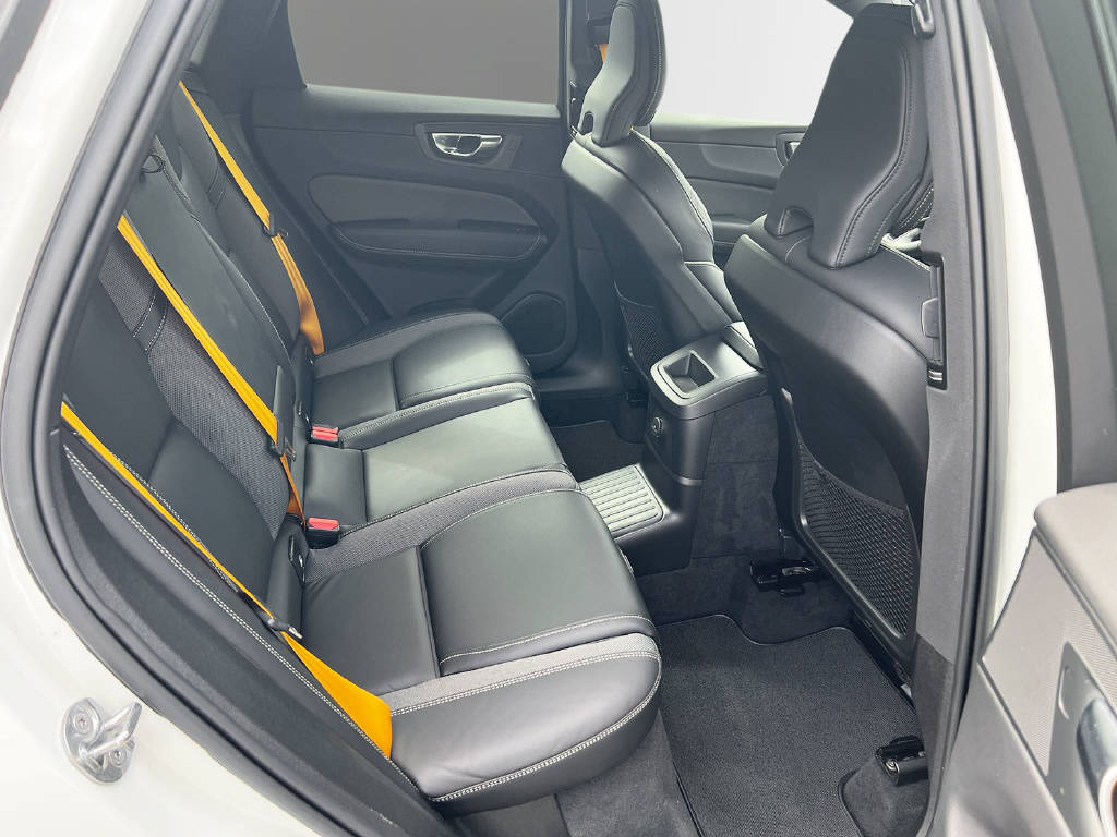 VOLVO XC60 2.0 T8 TE Polestar eAWD-image-11