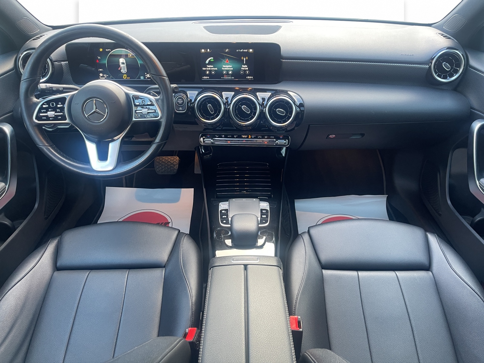 MERCEDES-BENZ A 180 Progressive 7G-DCT-image-12