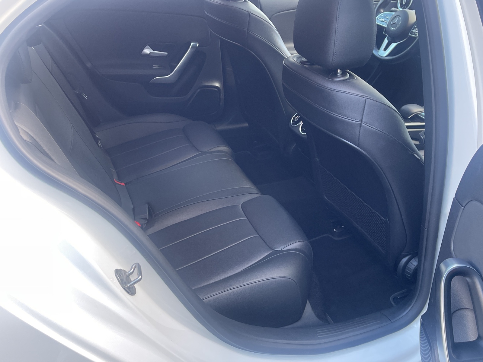 MERCEDES-BENZ A 180 Progressive 7G-DCT-image-16