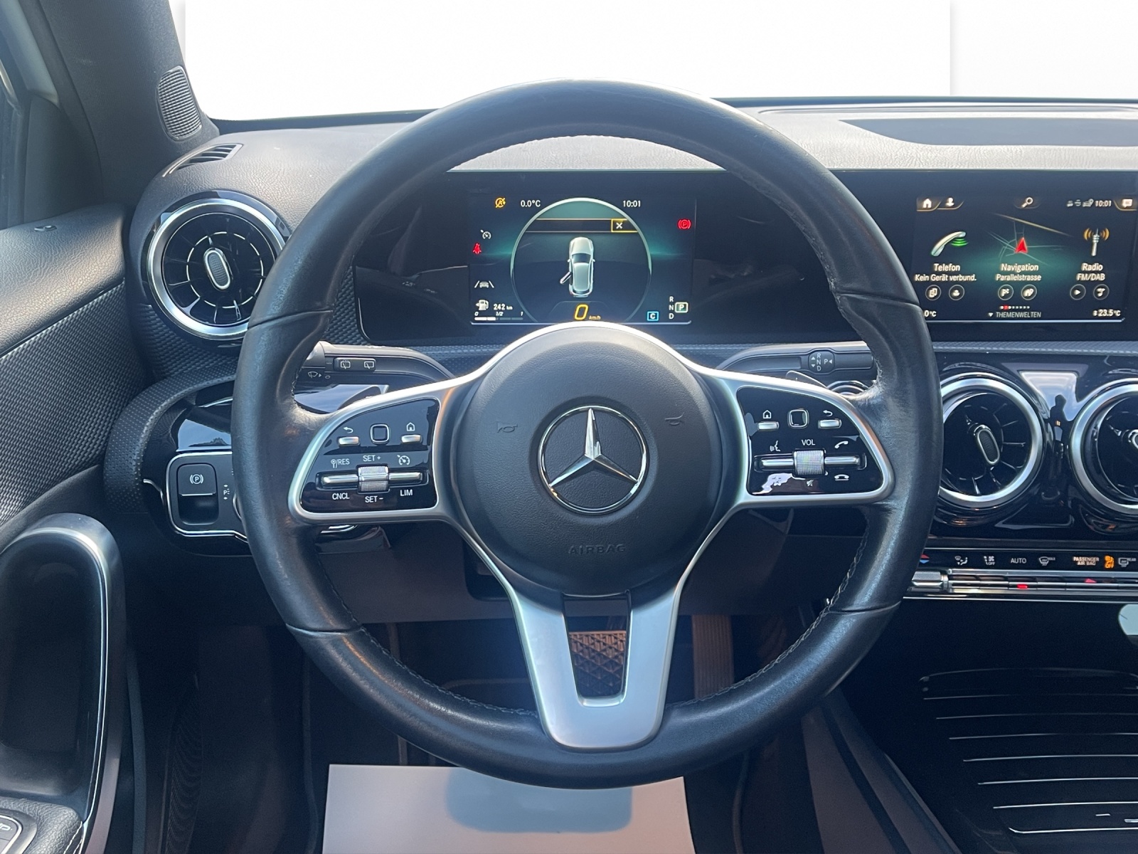MERCEDES-BENZ A 180 Progressive 7G-DCT-image-9