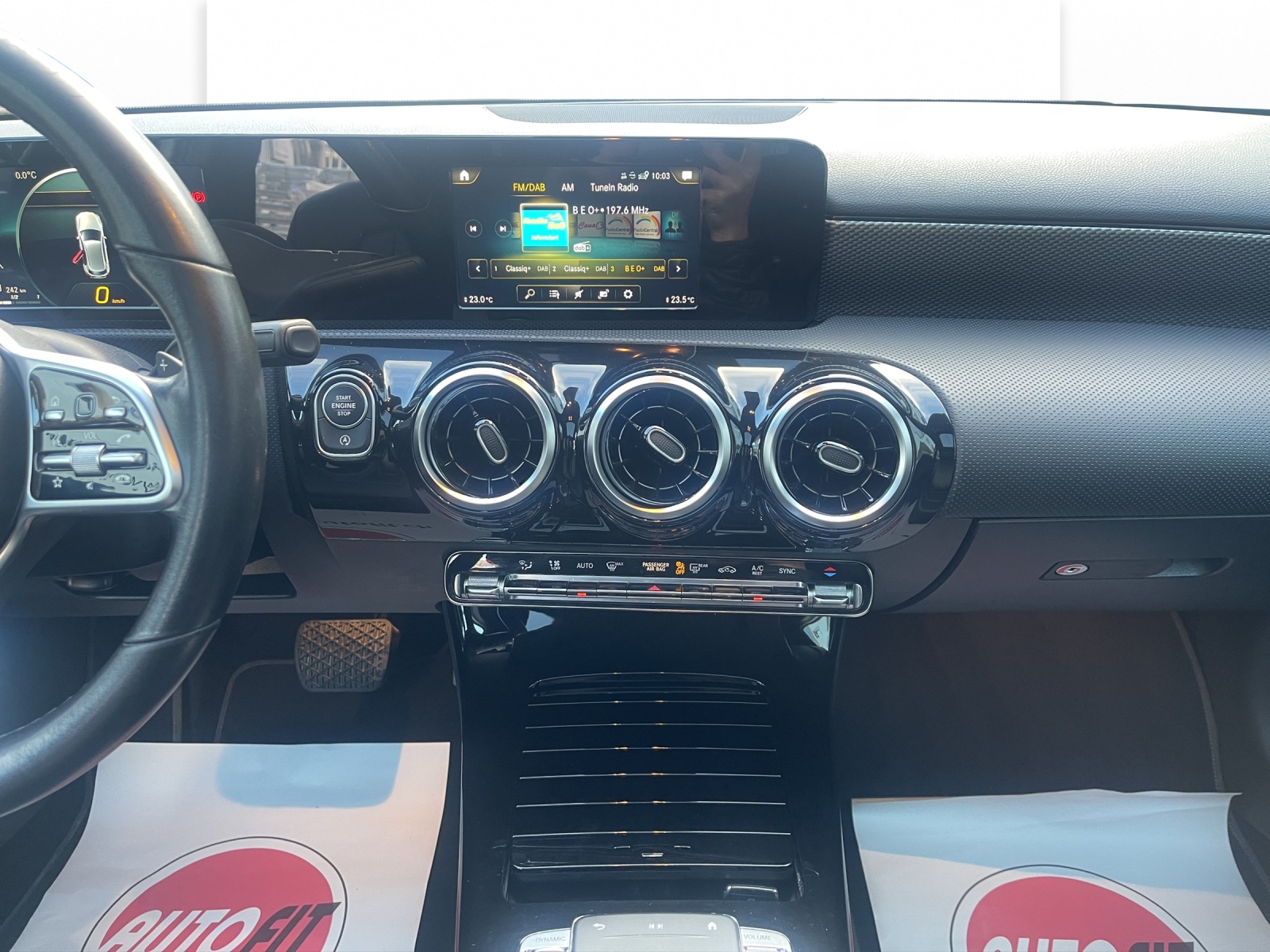 MERCEDES-BENZ A 180 Progressive 7G-DCT-image-13