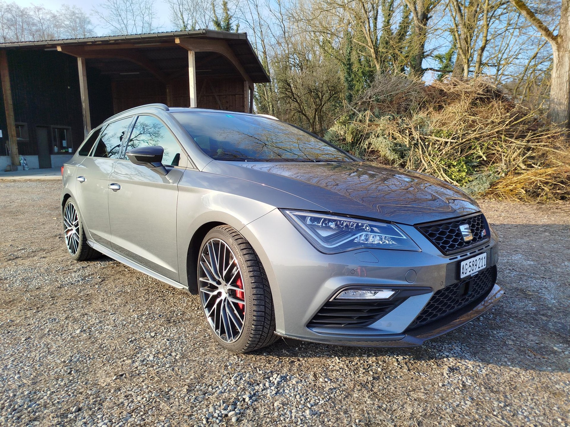 SEAT Leon ST 2.0 TSI Cupra 370 4 Drive DSG-image-0