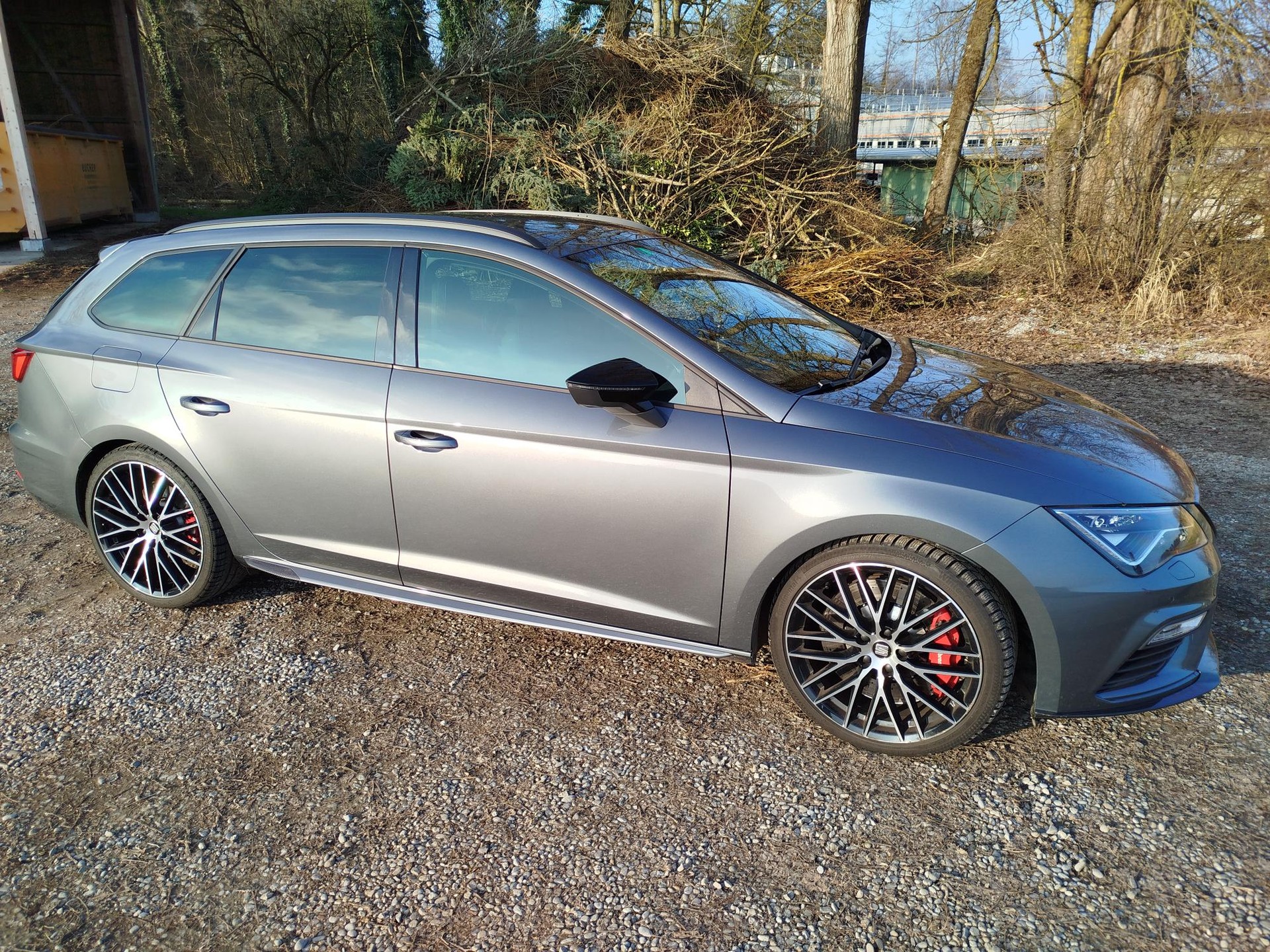 SEAT Leon ST 2.0 TSI Cupra 370 4 Drive DSG-image-2