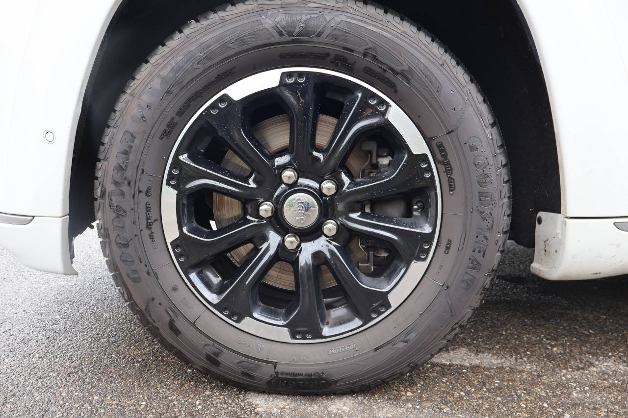 JEEP Grand Cherokee 3.0 CRD 250 Summit-image-8
