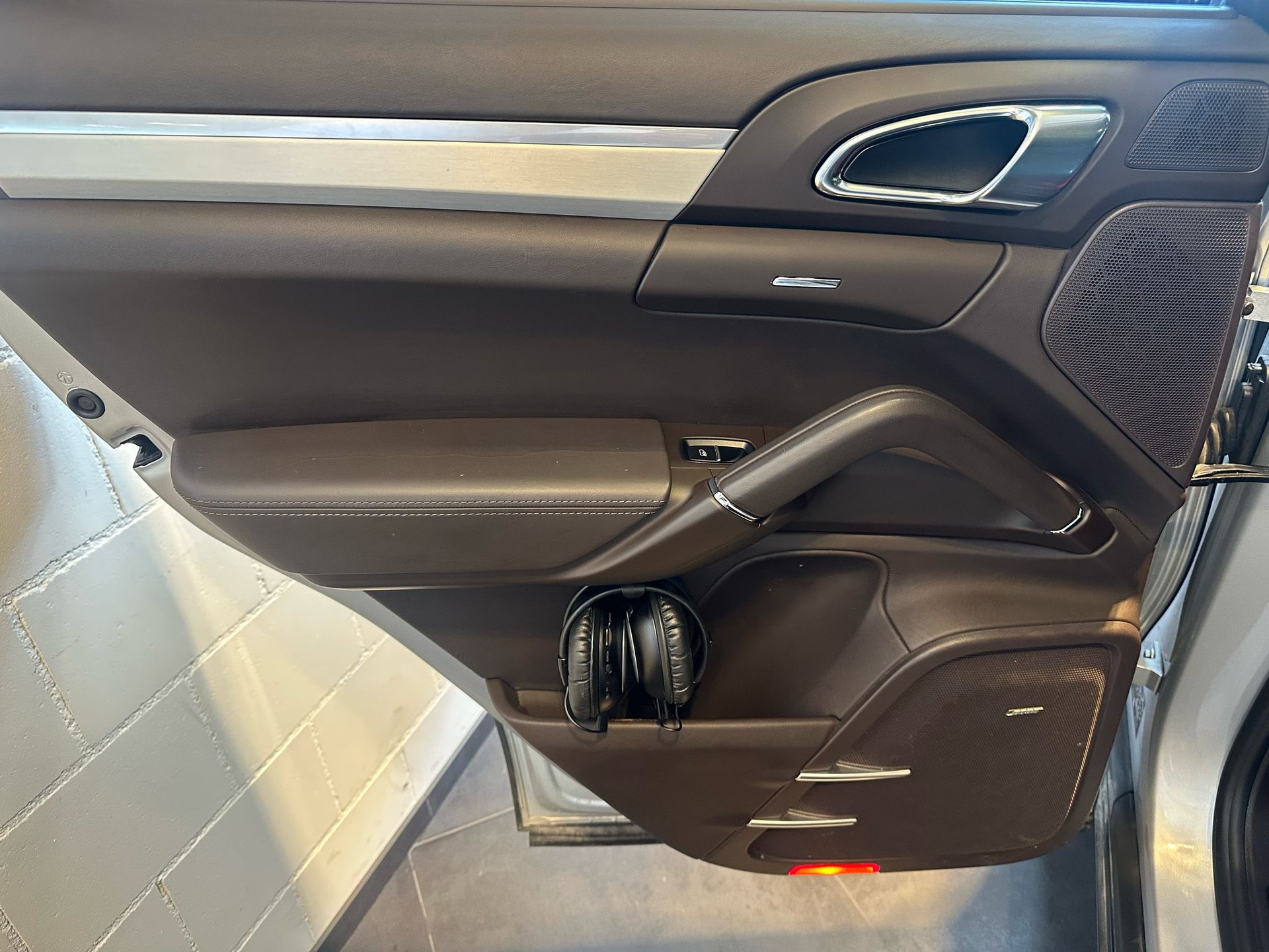 PORSCHE Cayenne Turbo-image-19