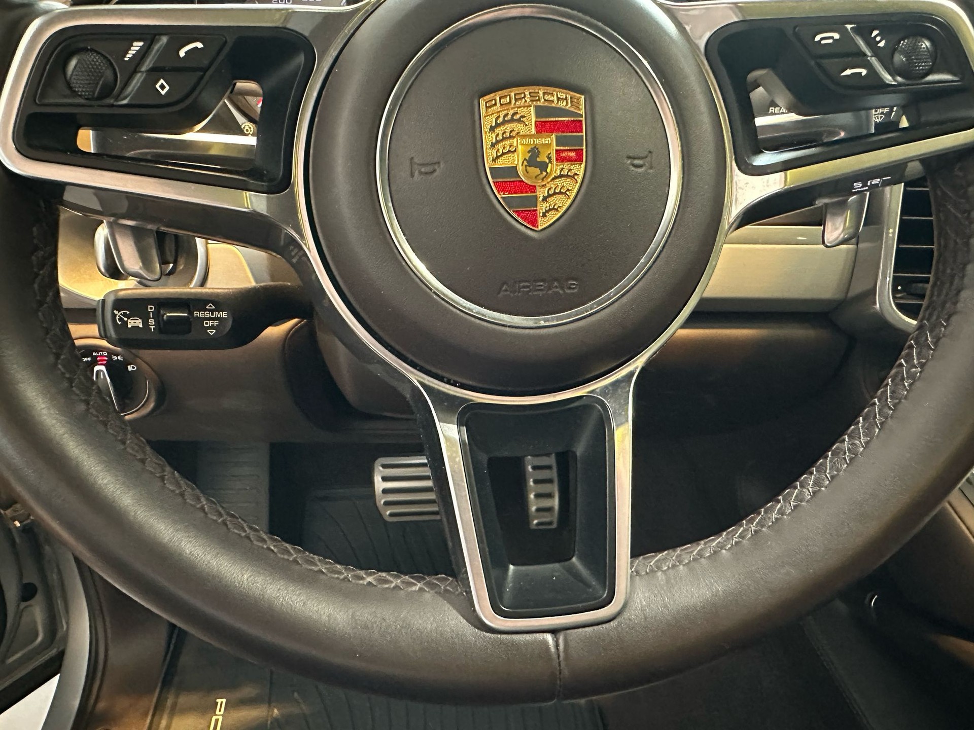 PORSCHE Cayenne Turbo-image-12