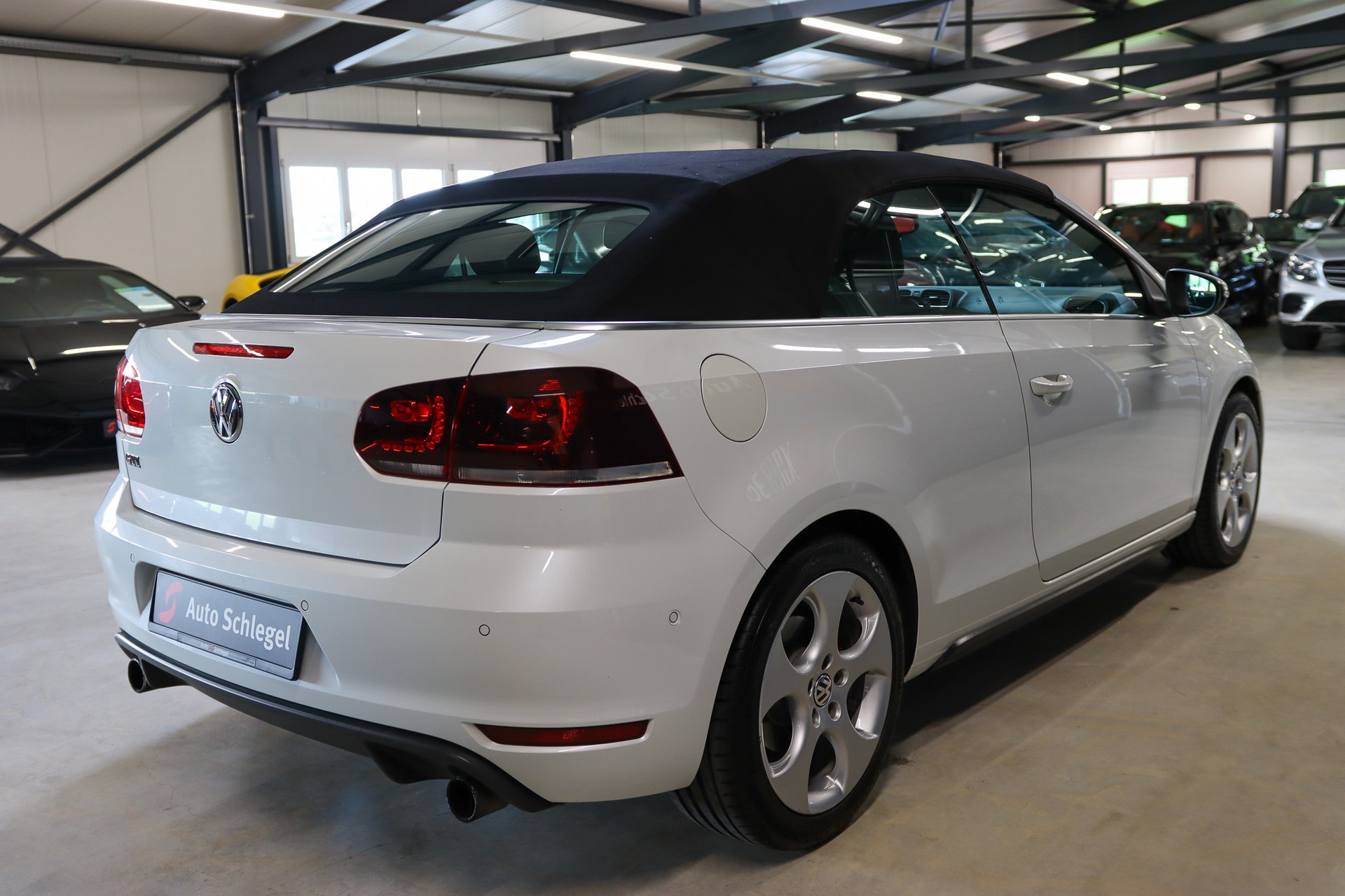 VW Golf Cabrio 2.0 TSI GTI DSG-image-5
