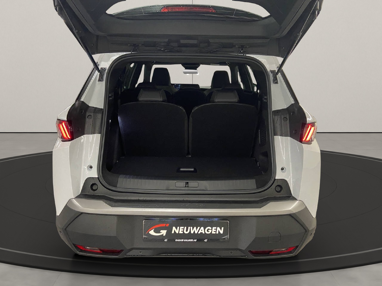 PEUGEOT 5008 1.2 Hybrid Allure Premium-image-11