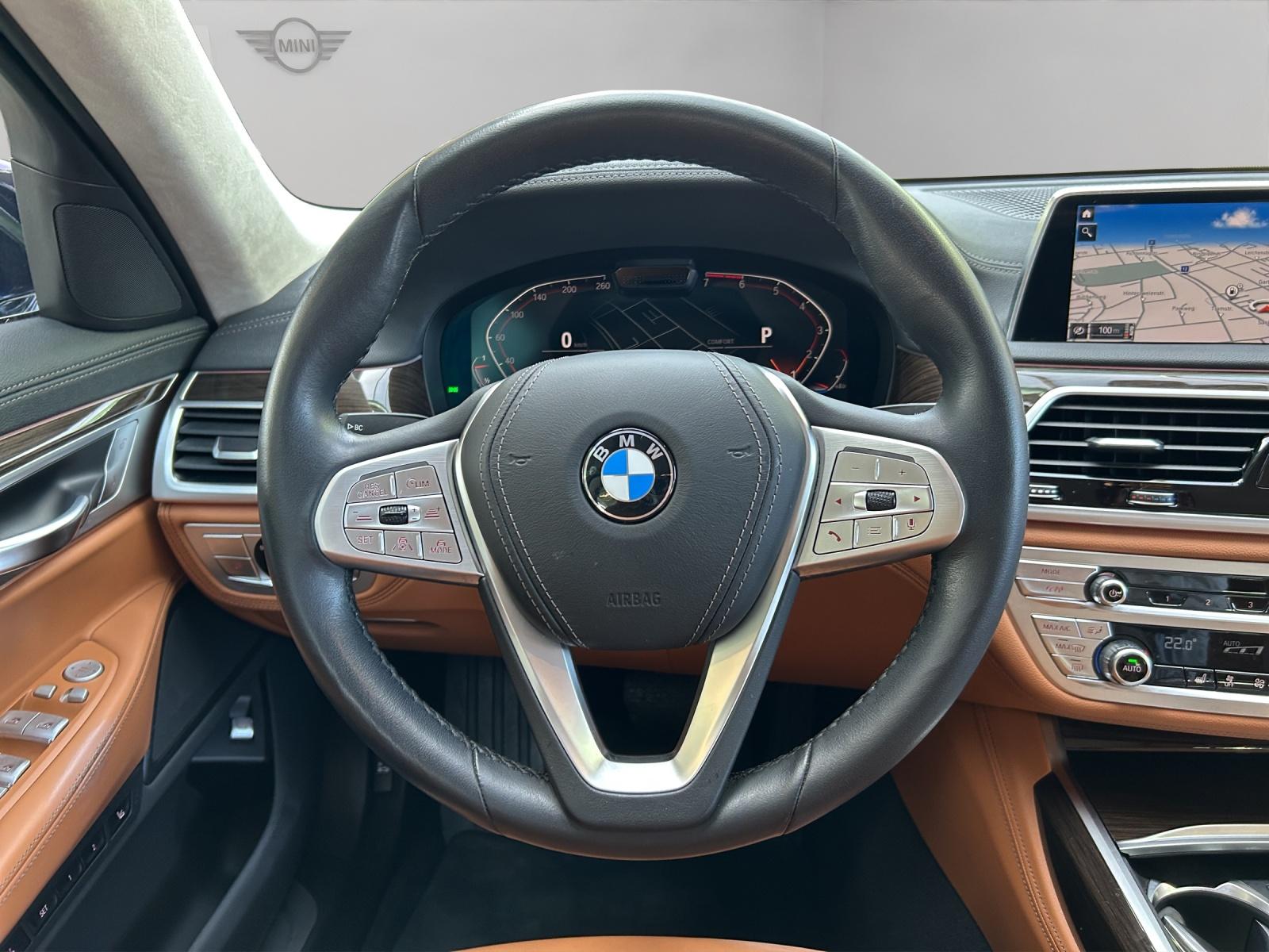 BMW 750i xDrive-image-5