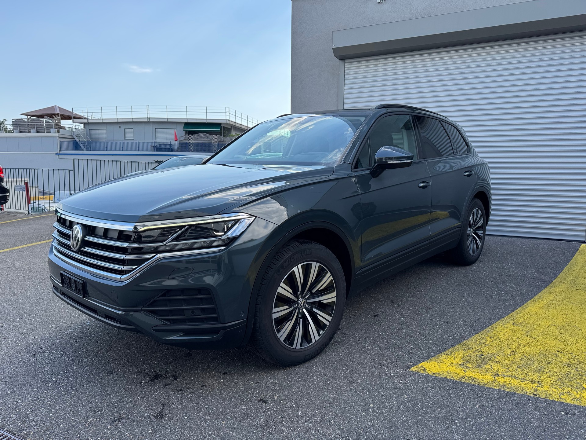 VW Touareg 3.0 TDI Elegance Tiptronic-showroom-element-1