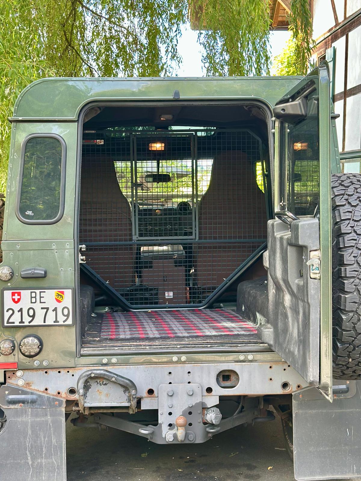 LAND ROVER 90 TD4-image-5