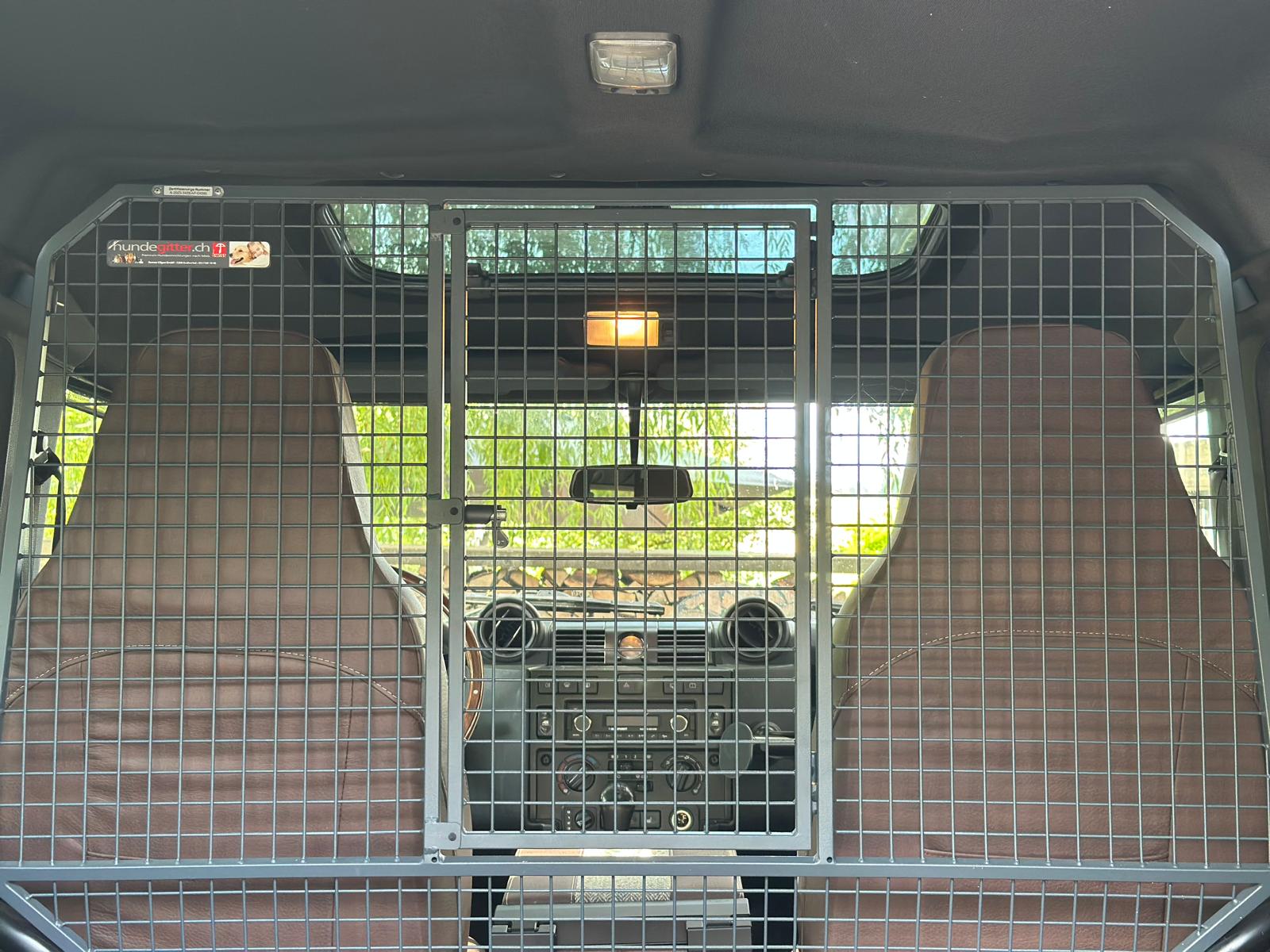 LAND ROVER 90 TD4-image-4