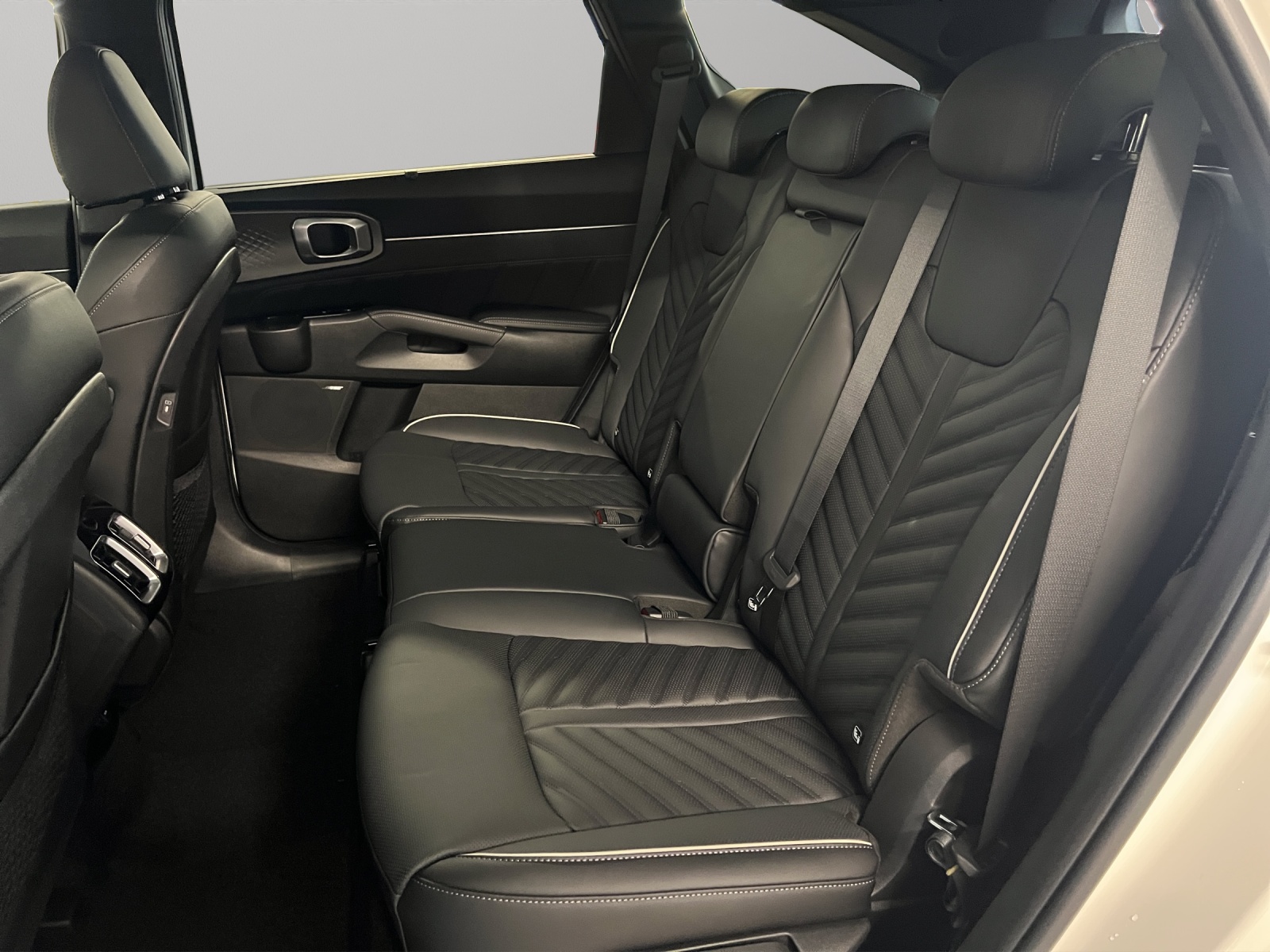 KIA Sorento 1.6 T Plug-in Hybrid Style 7P-image-10