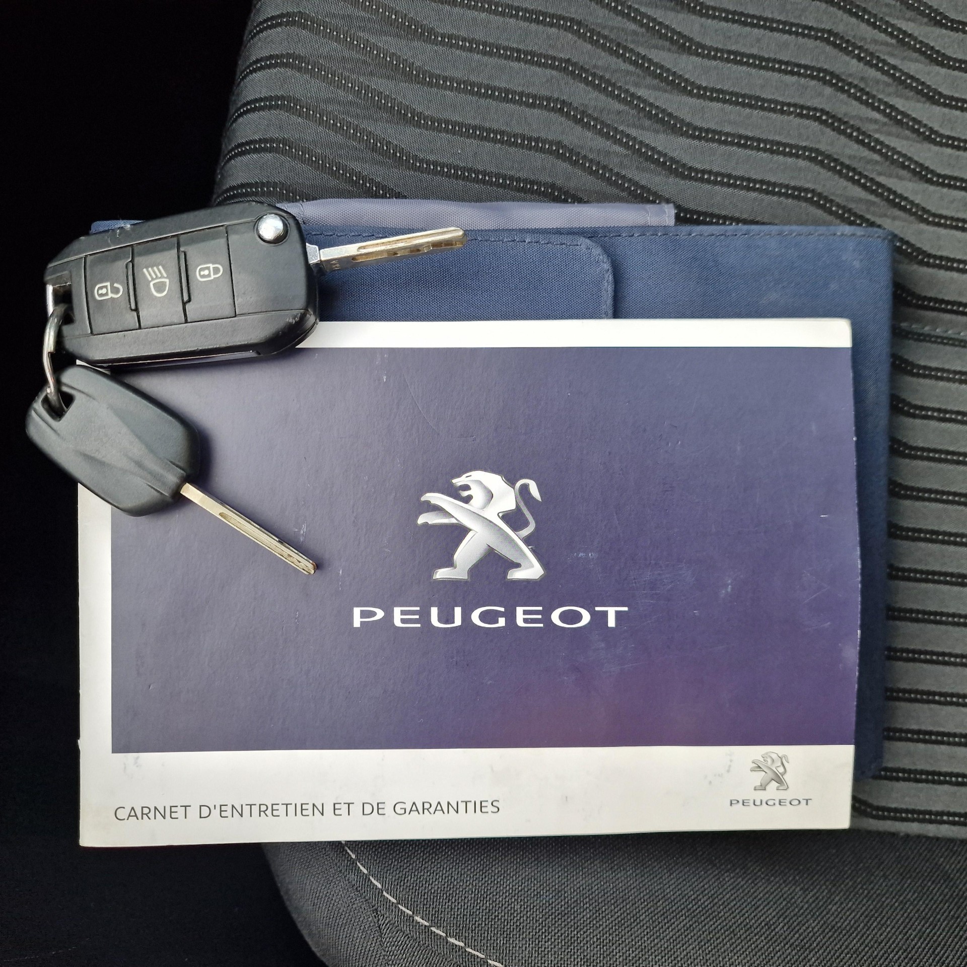 PEUGEOT 308 1.2 THP Active-image-14