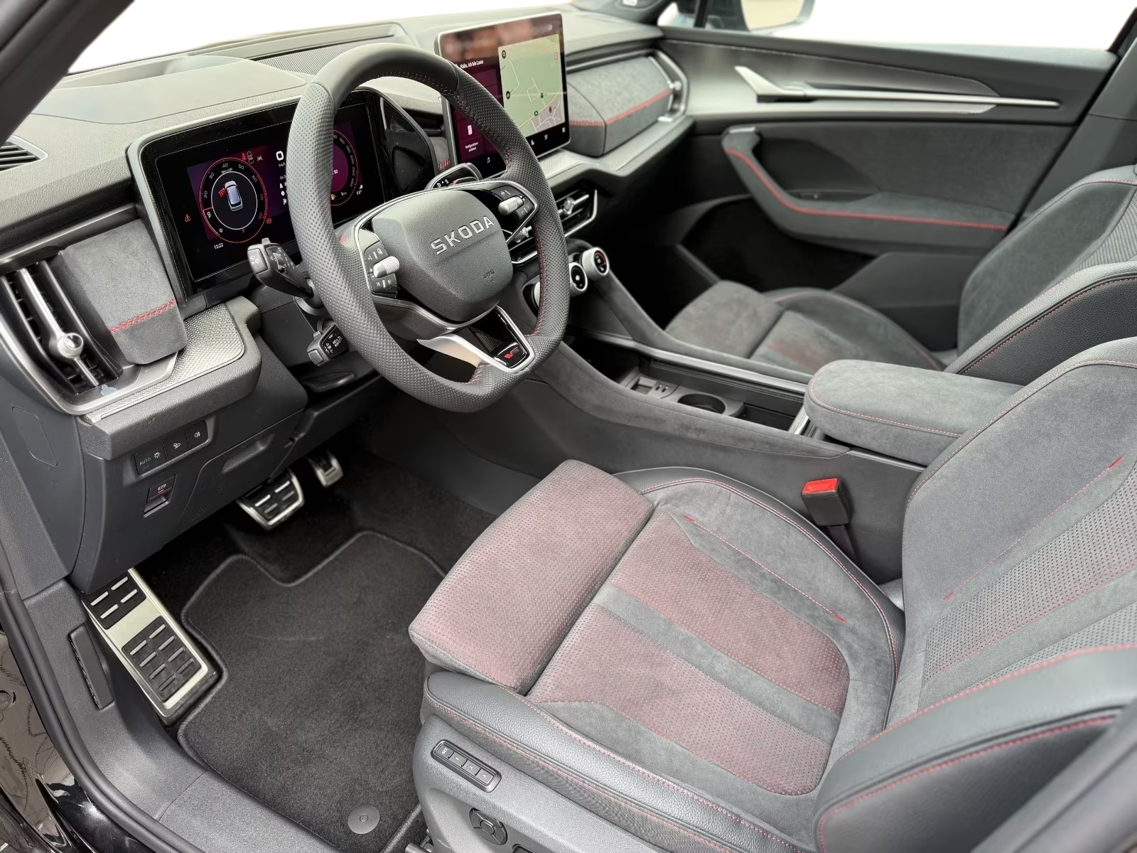 SKODA Kodiaq 2.0 TSI RS 4x4-image-17