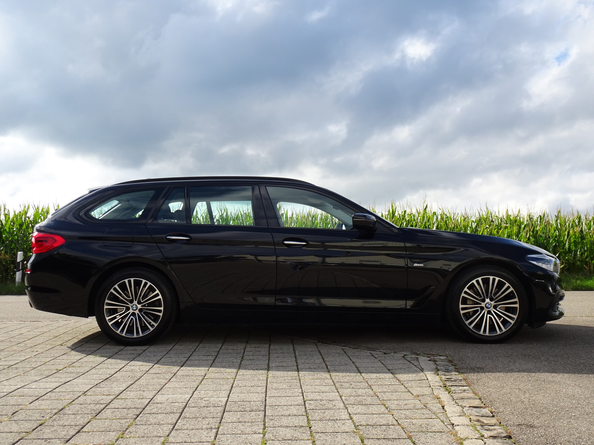BMW 530d Touring Sport Line Steptronic-image-4