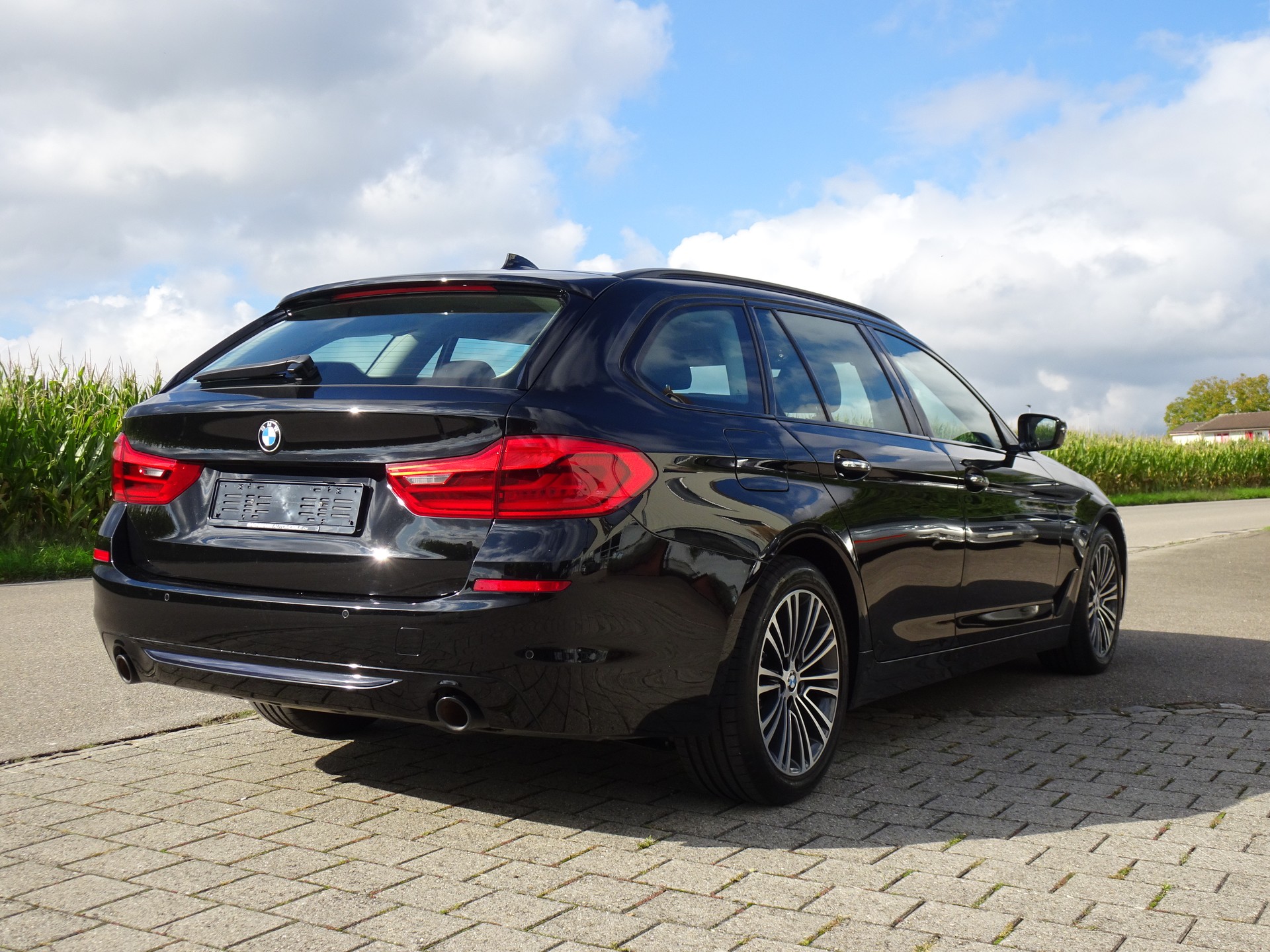 BMW 530d Touring Sport Line Steptronic-image-2