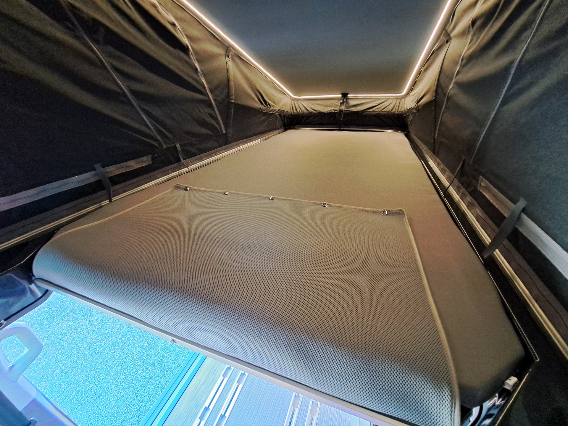 BÜRSTNER Copa C 532 B66-image-8