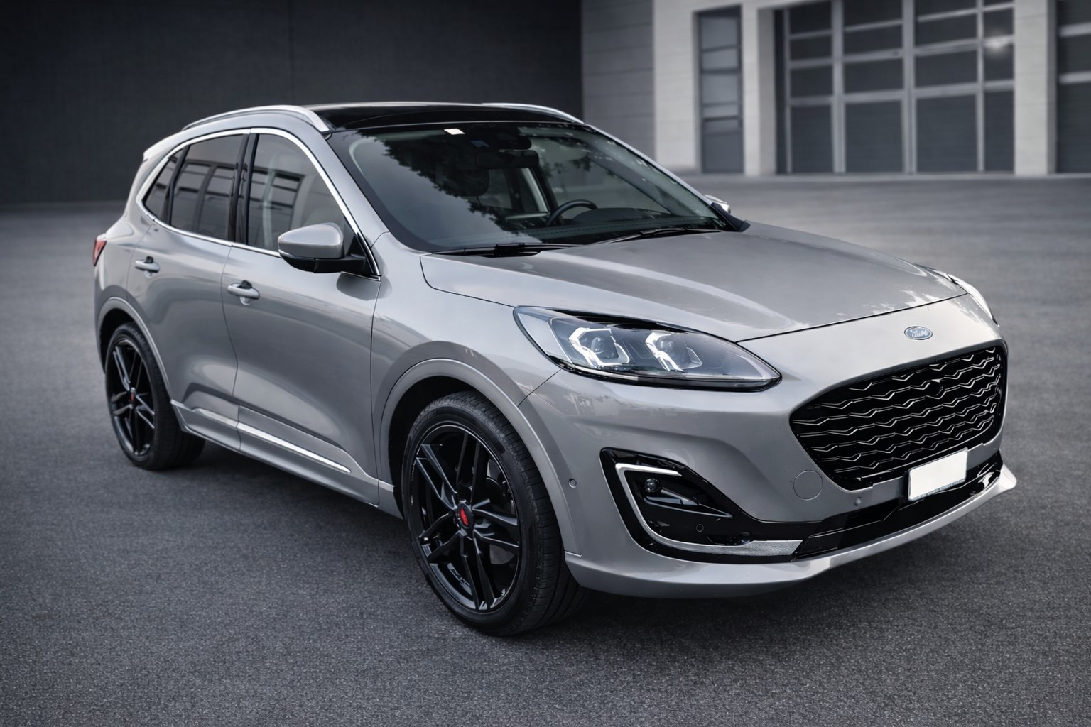 FORD Ford Kuga Vignale AWD Voll-Hybrid – Panorama – 8-fach bereift