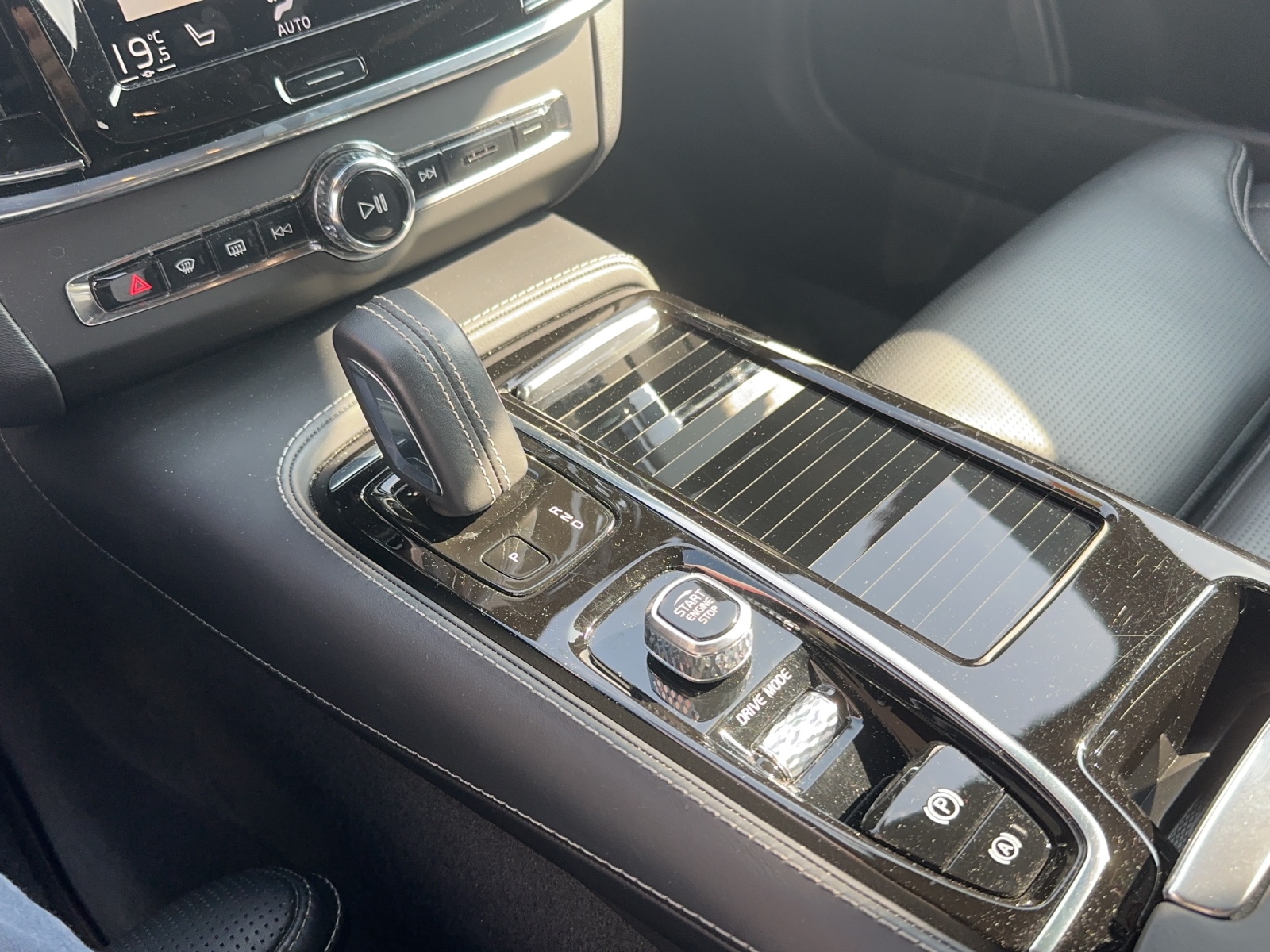 VOLVO V90 2.0 T6 TE R-Design 11,6kWh eAWD-image-14